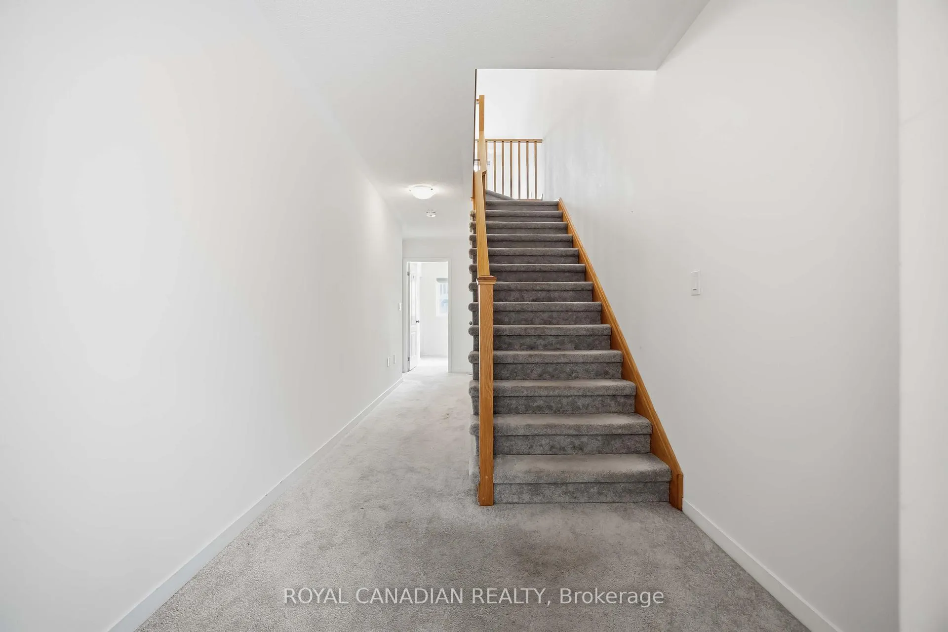 Photo 8 of 885 Kicking Horse Path, Oshawa, McLaughlin — HOMEH