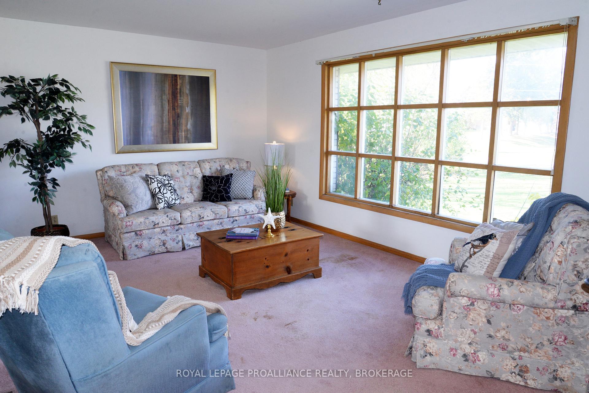 Photo 7 of 2229 Paul Boulevard N, Kingston, City North of 401 — HOMEH