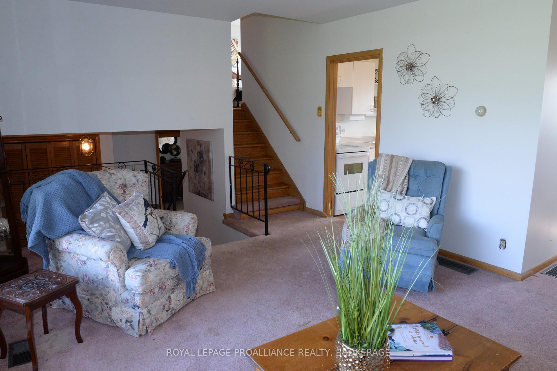 Photo 9 of 2229 Paul Boulevard N, Kingston, City North of 401 — HOMEH