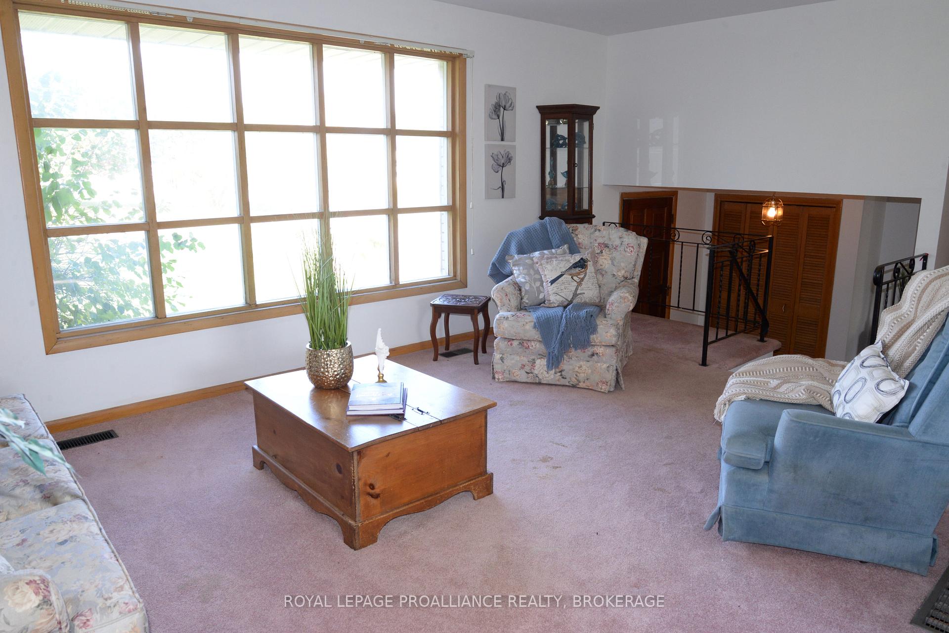 Photo 12 of 2229 Paul Boulevard N, Kingston, City North of 401 — HOMEH