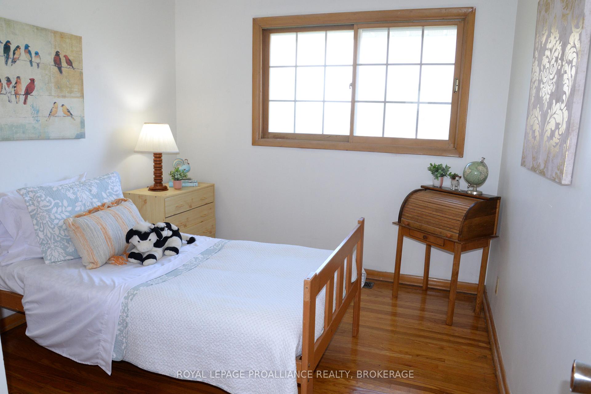 Photo 17 of 2229 Paul Boulevard N, Kingston, City North of 401 — HOMEH