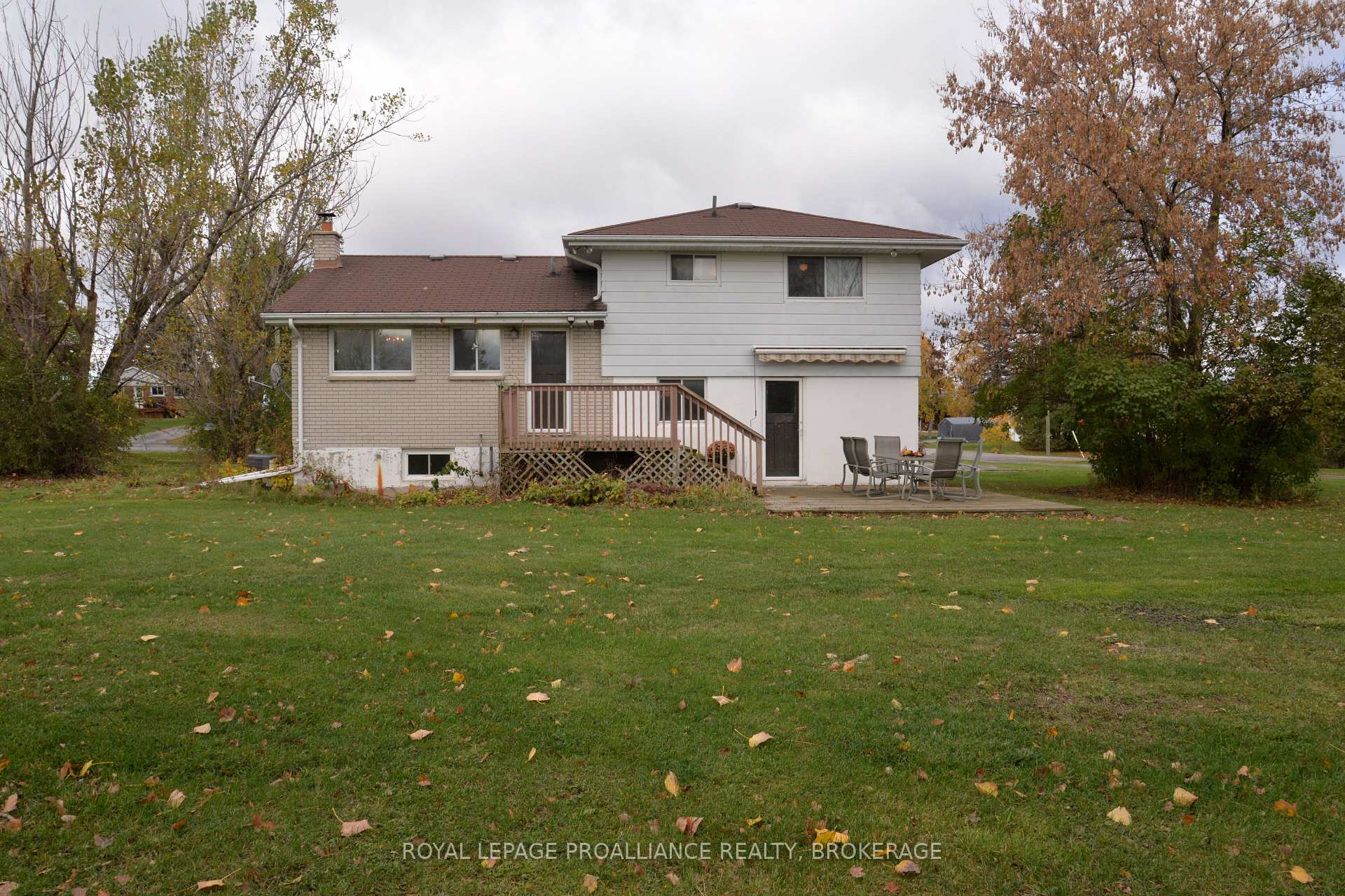 Photo 31 of 2229 Paul Boulevard N, Kingston, City North of 401 — HOMEH