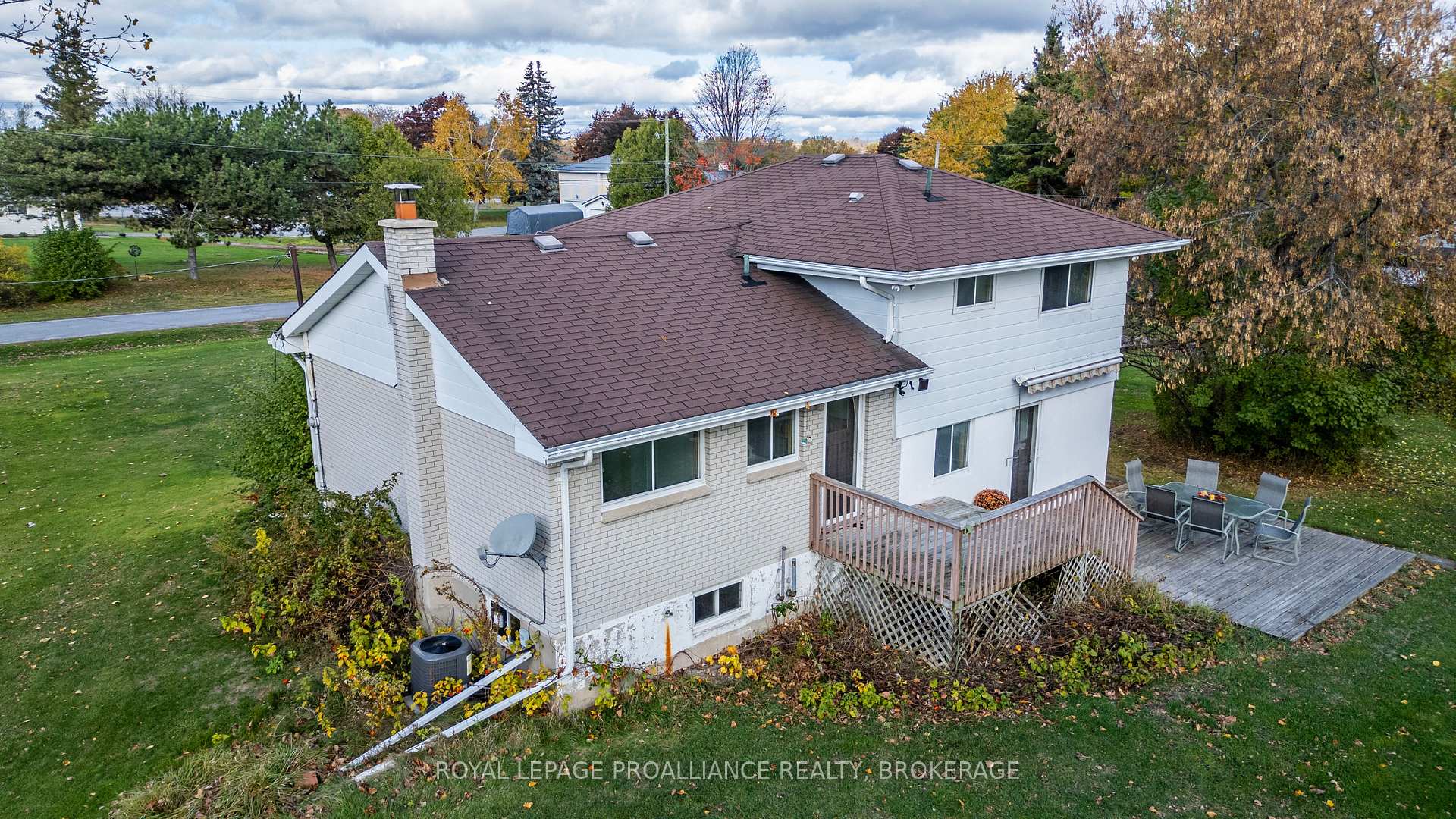 Photo 37 of 2229 Paul Boulevard N, Kingston, City North of 401 — HOMEH