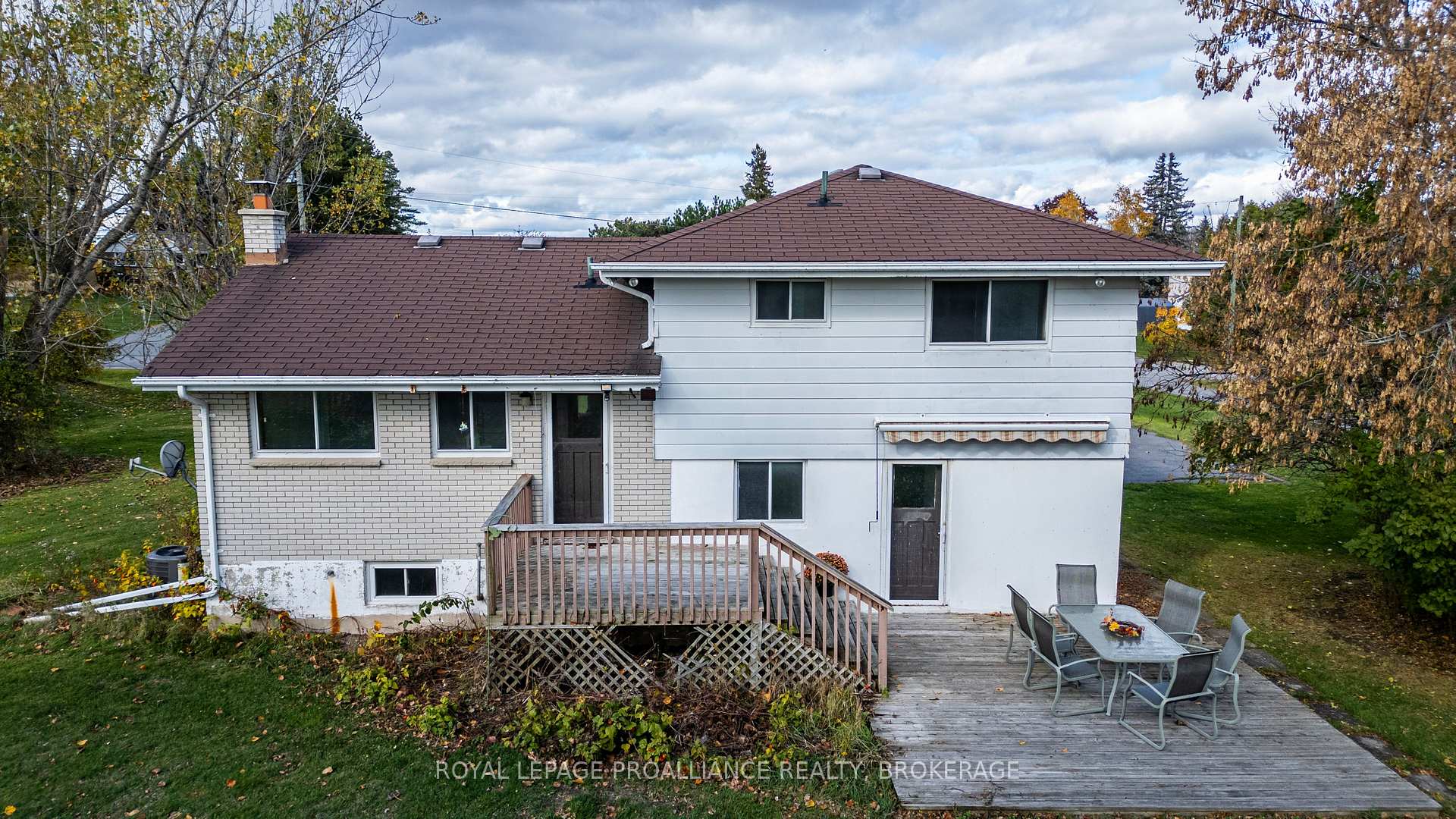 Photo 39 of 2229 Paul Boulevard N, Kingston, City North of 401 — HOMEH
