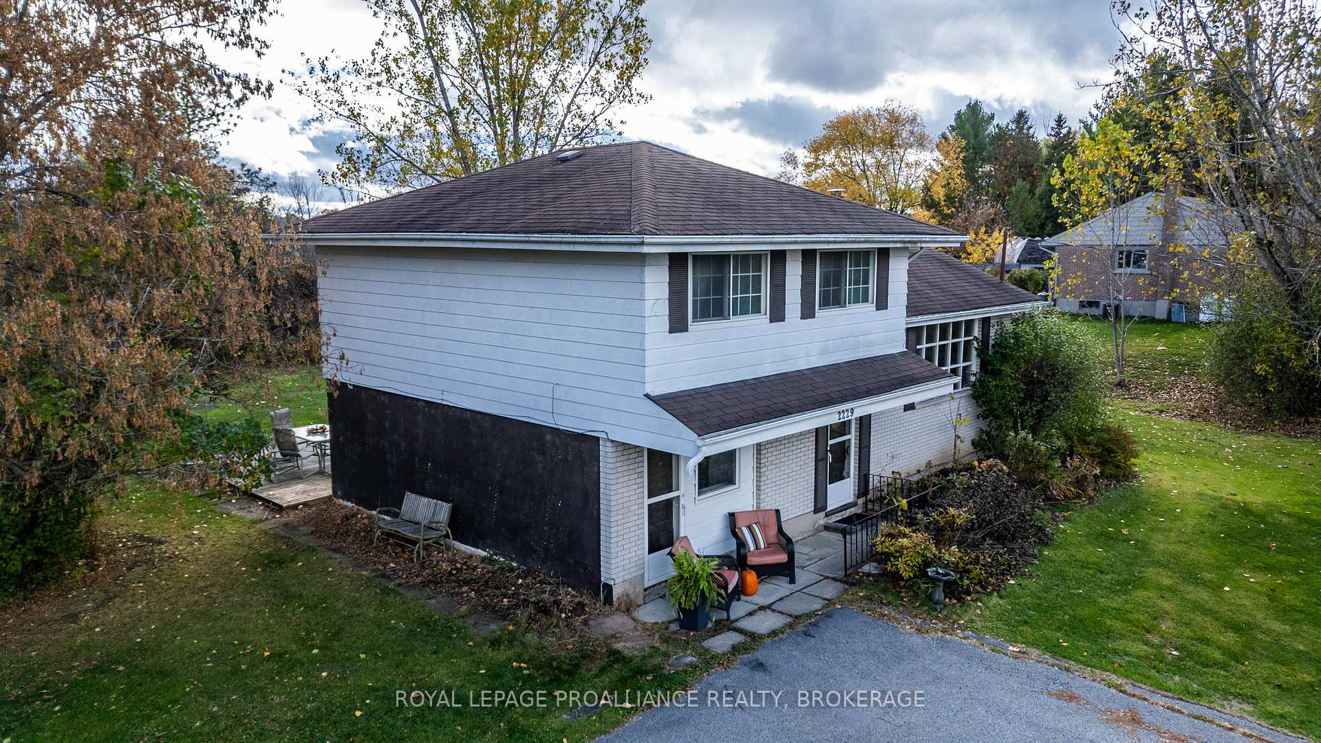 Photo 44 of 2229 Paul Boulevard N, Kingston, City North of 401 — HOMEH