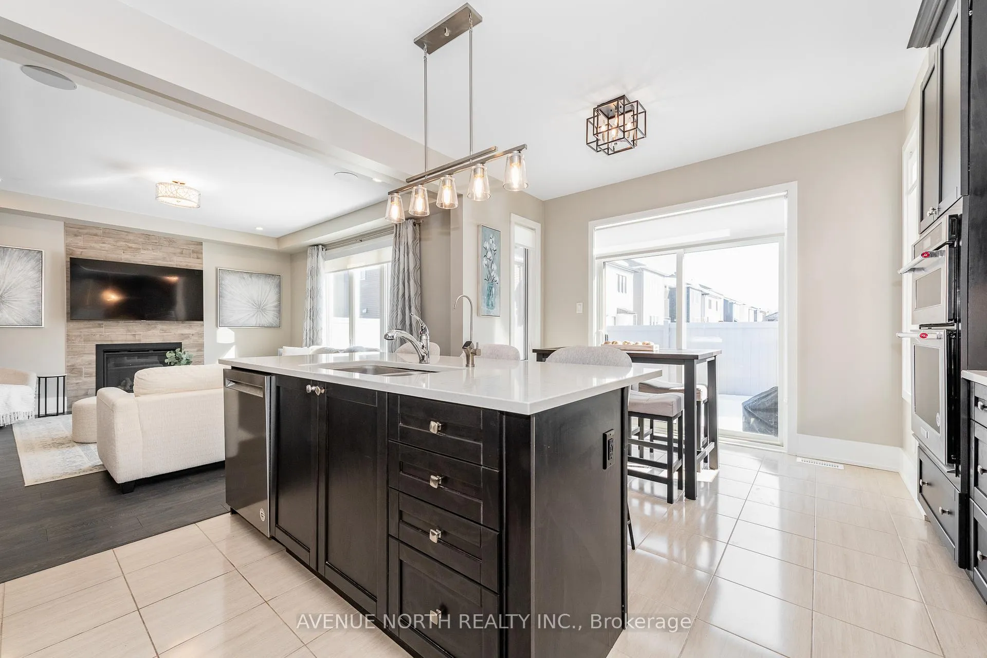 Photo 18 of 805 Henslows Circle, Ottawa, Avalon West — HOMEH