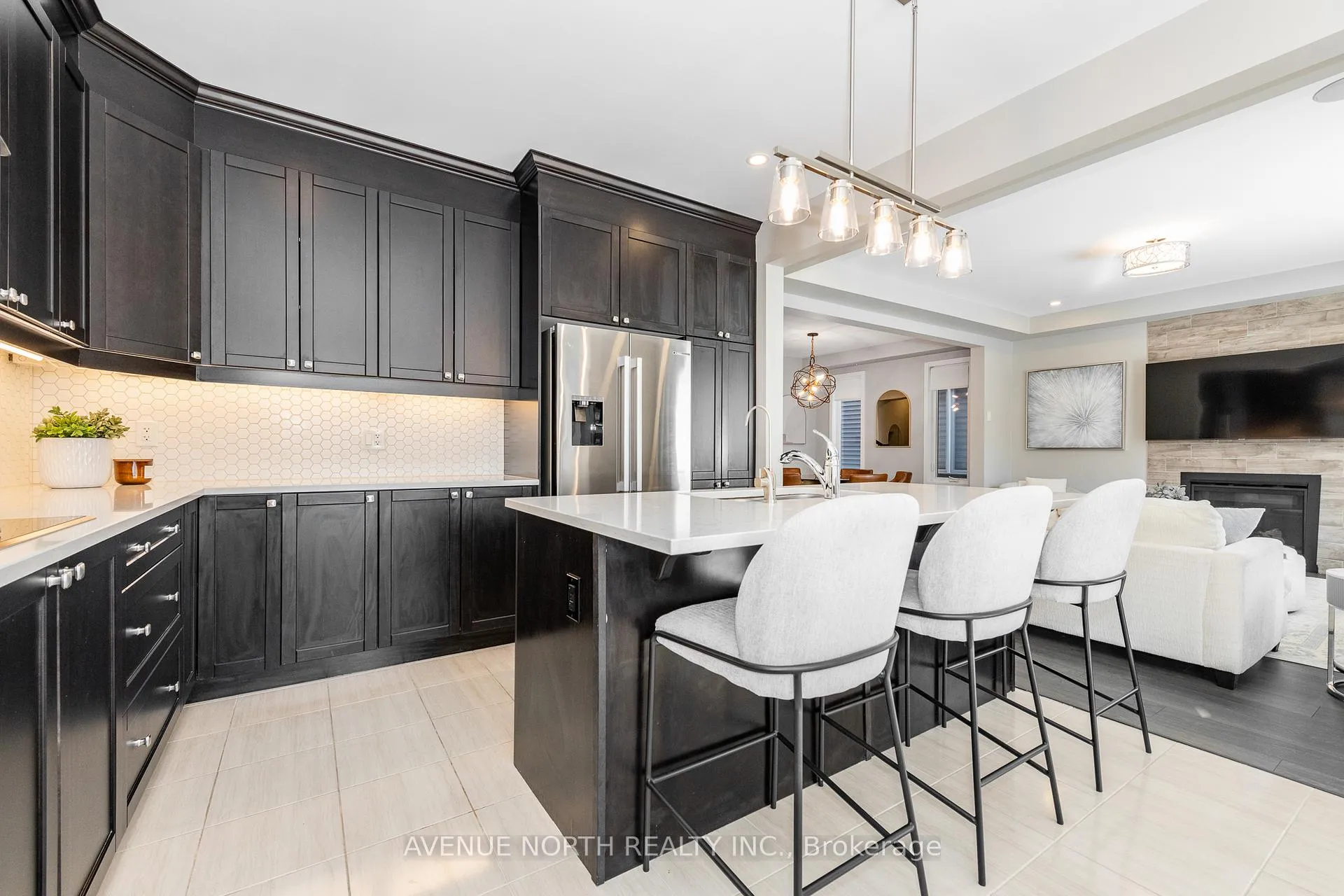 Photo 19 of 805 Henslows Circle, Ottawa, Avalon West — HOMEH