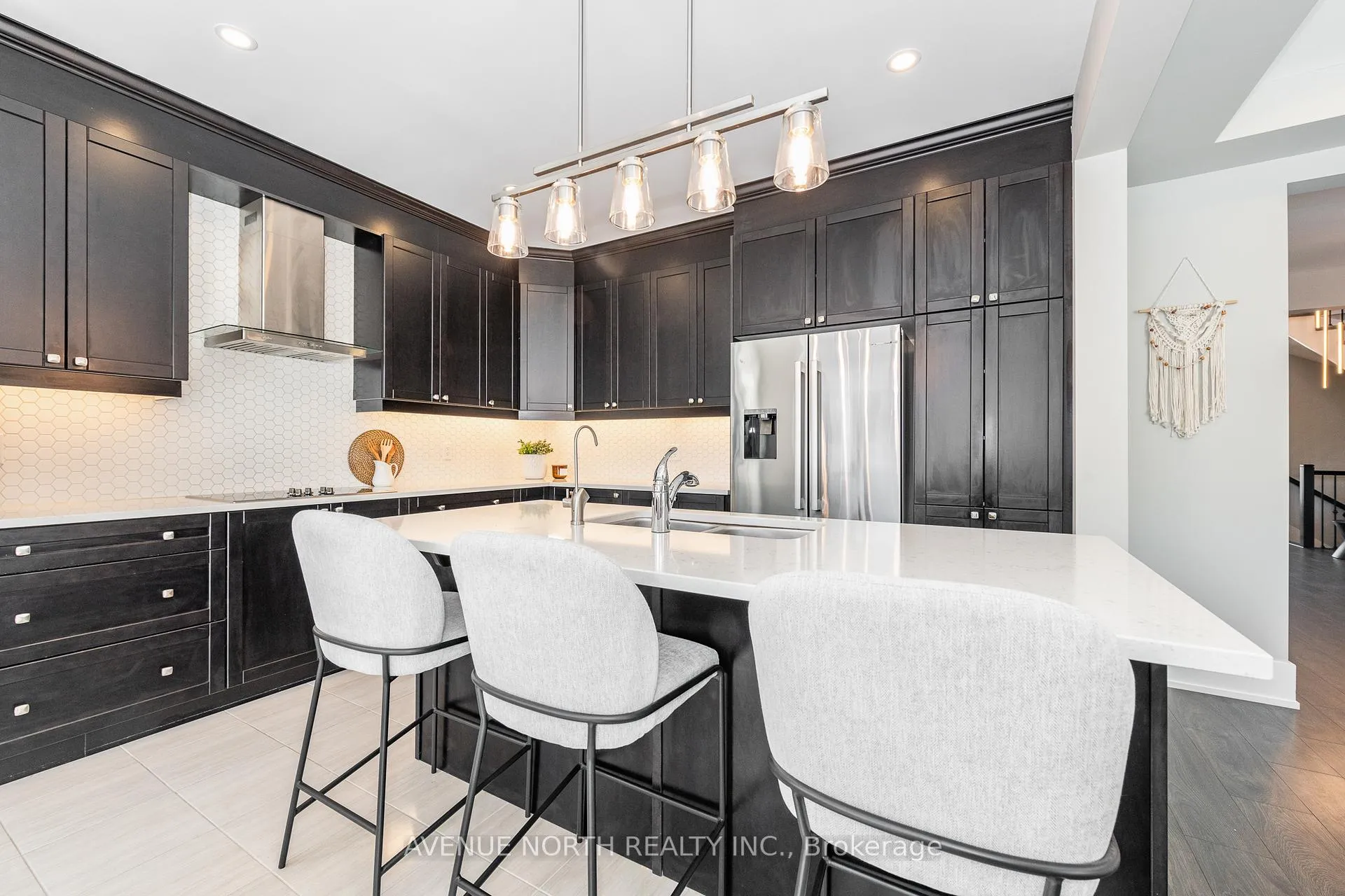 Photo 20 of 805 Henslows Circle, Ottawa, Avalon West — HOMEH