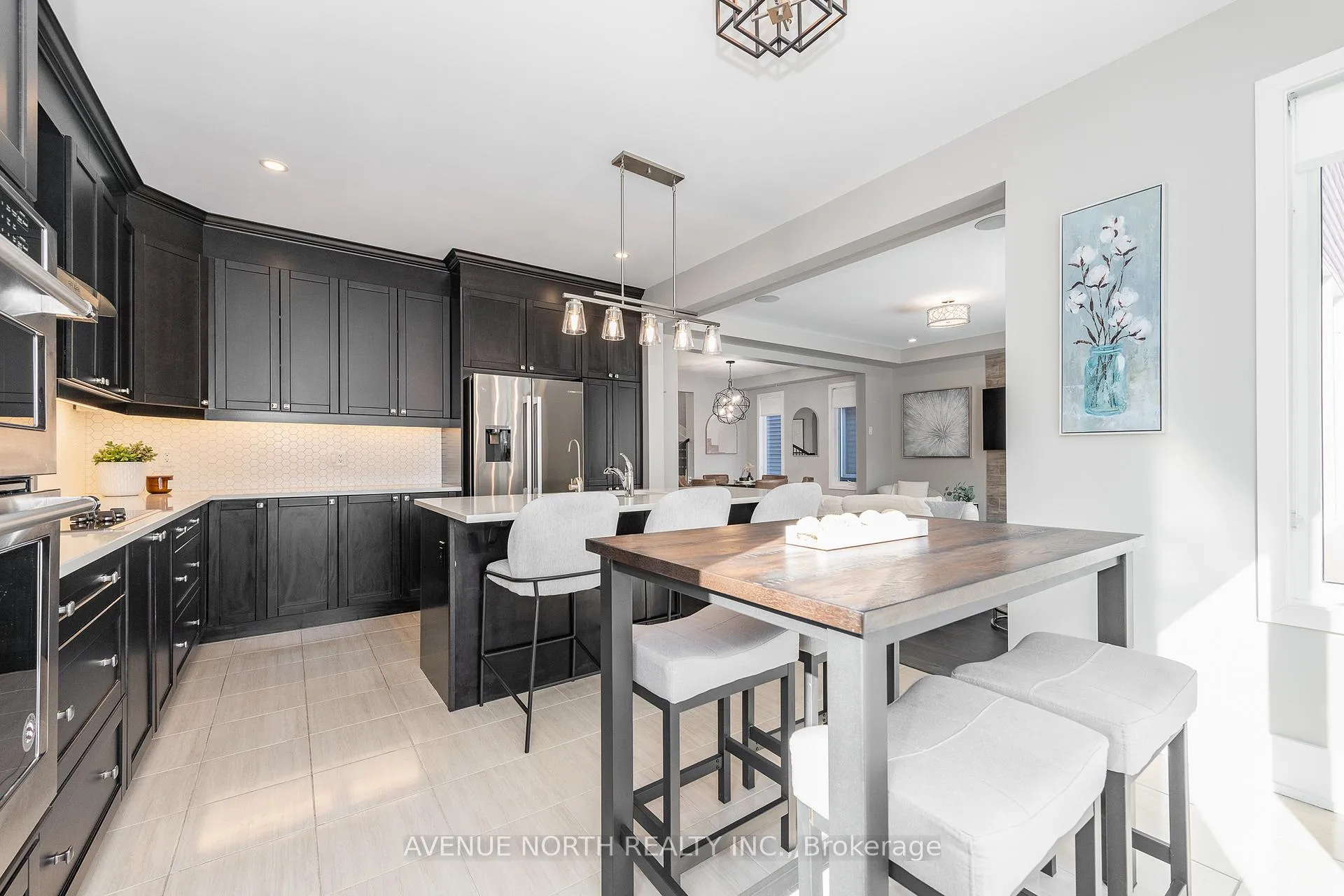 Photo 22 of 805 Henslows Circle, Ottawa, Avalon West — HOMEH
