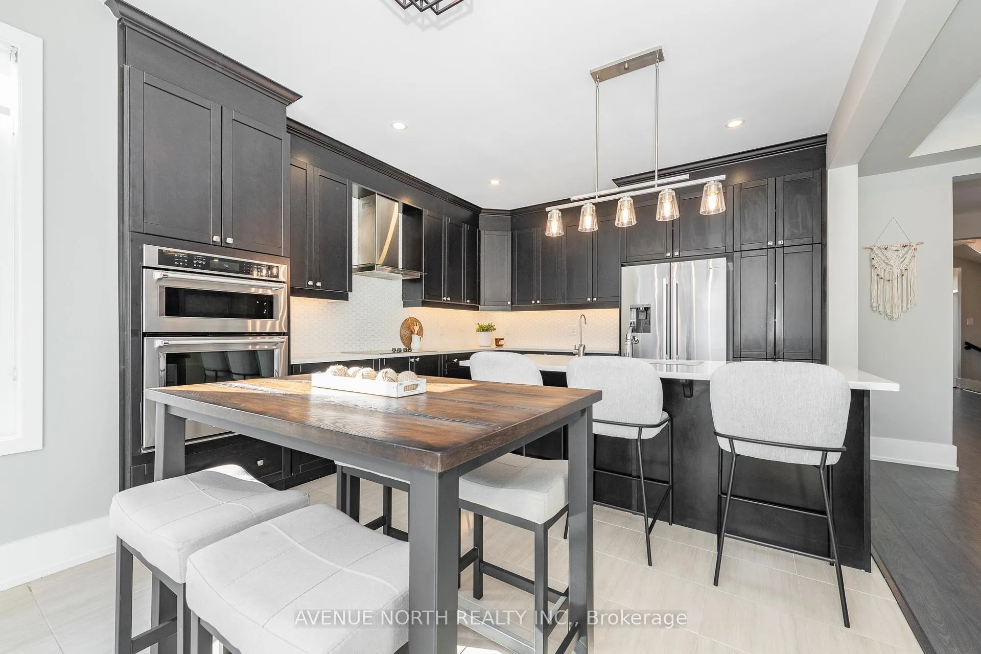 Photo 23 of 805 Henslows Circle, Ottawa, Avalon West — HOMEH