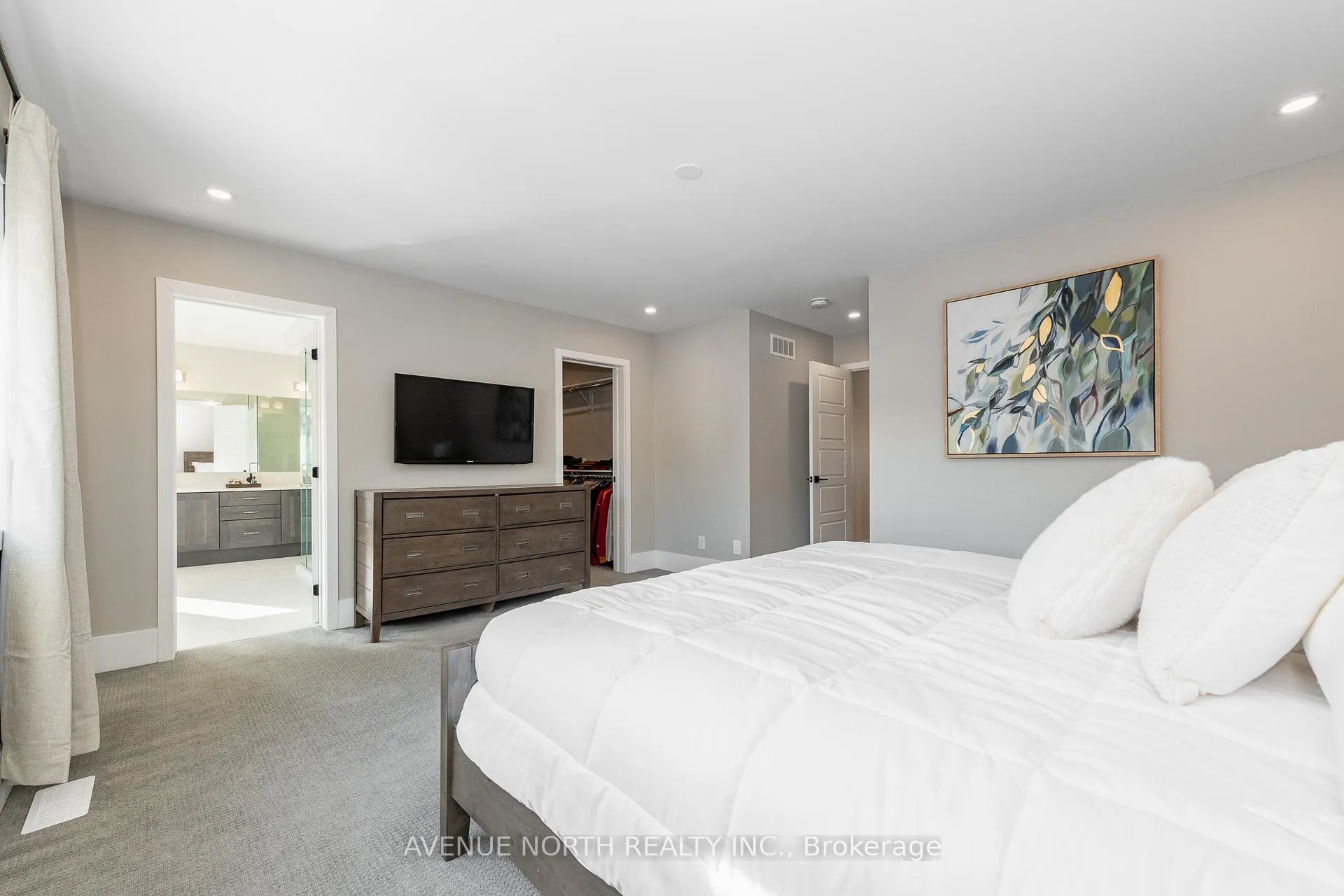 Photo 31 of 805 Henslows Circle, Ottawa, Avalon West — HOMEH