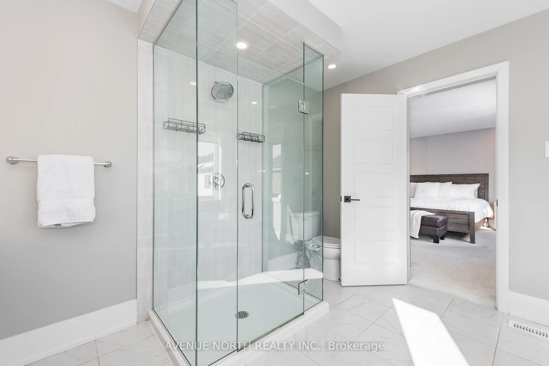 Photo 37 of 805 Henslows Circle, Ottawa, Avalon West — HOMEH