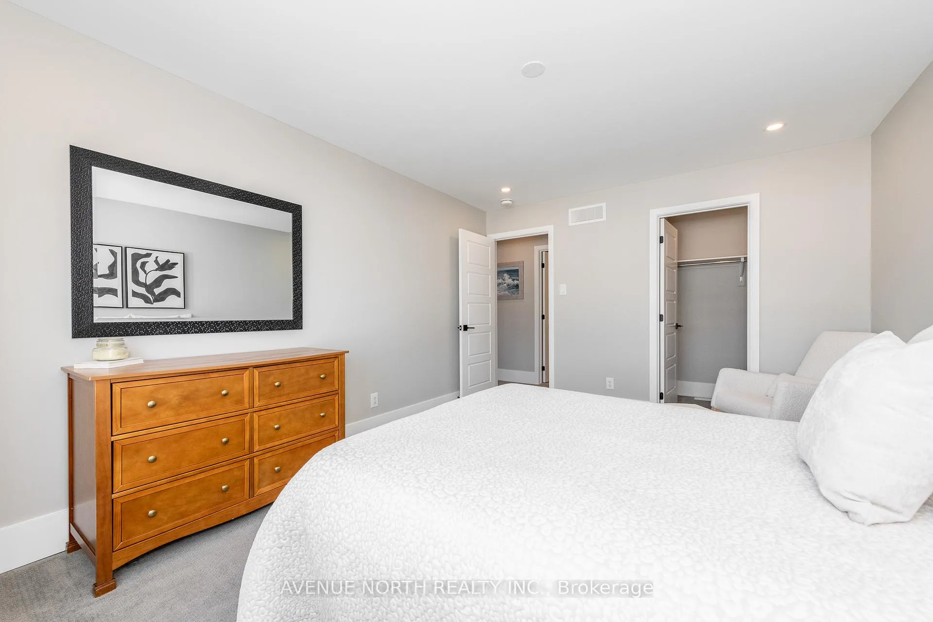 Photo 40 of 805 Henslows Circle, Ottawa, Avalon West — HOMEH
