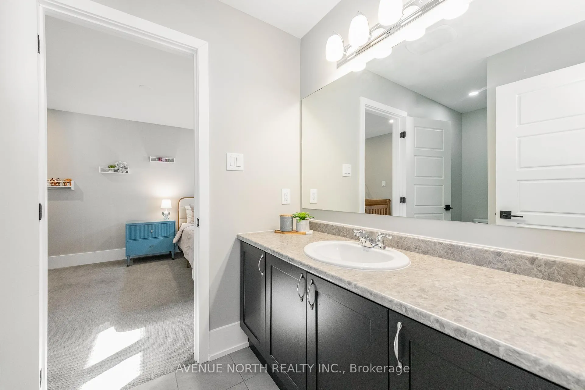 Photo 45 of 805 Henslows Circle, Ottawa, Avalon West — HOMEH