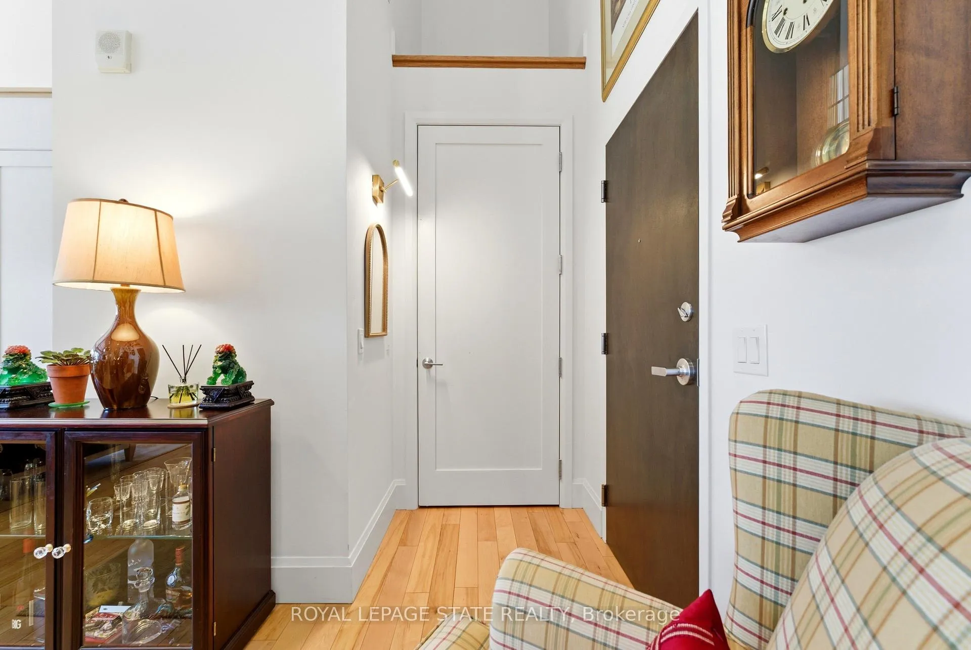 Photo 4 of Unit 4, 112 King Street E, Hamilton, Beasley — HOMEH