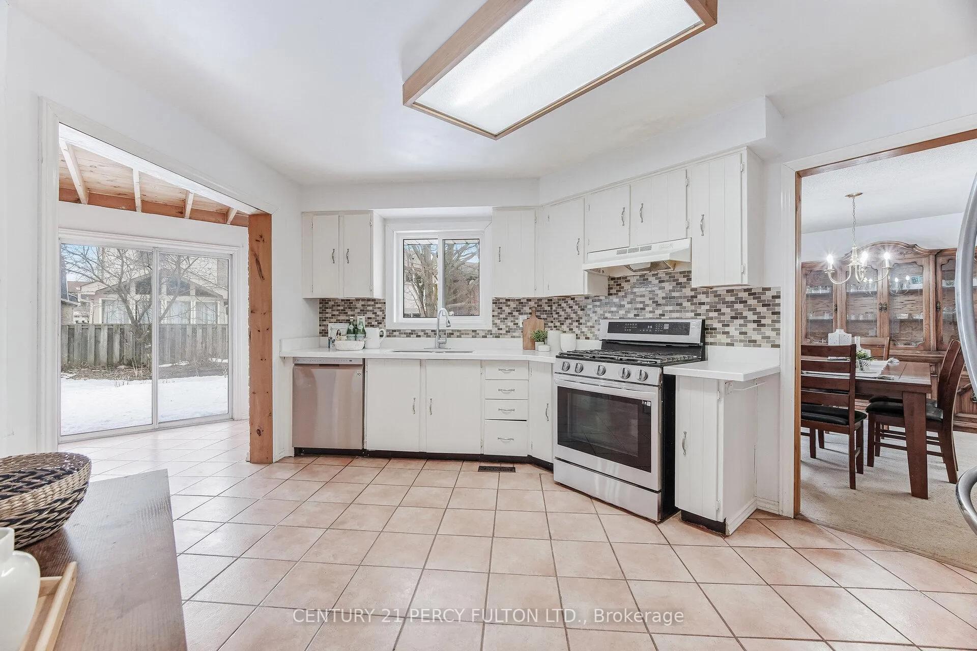 Photo 8 of 782 Aspen Road, Pickering, Amberlea — HOMEH