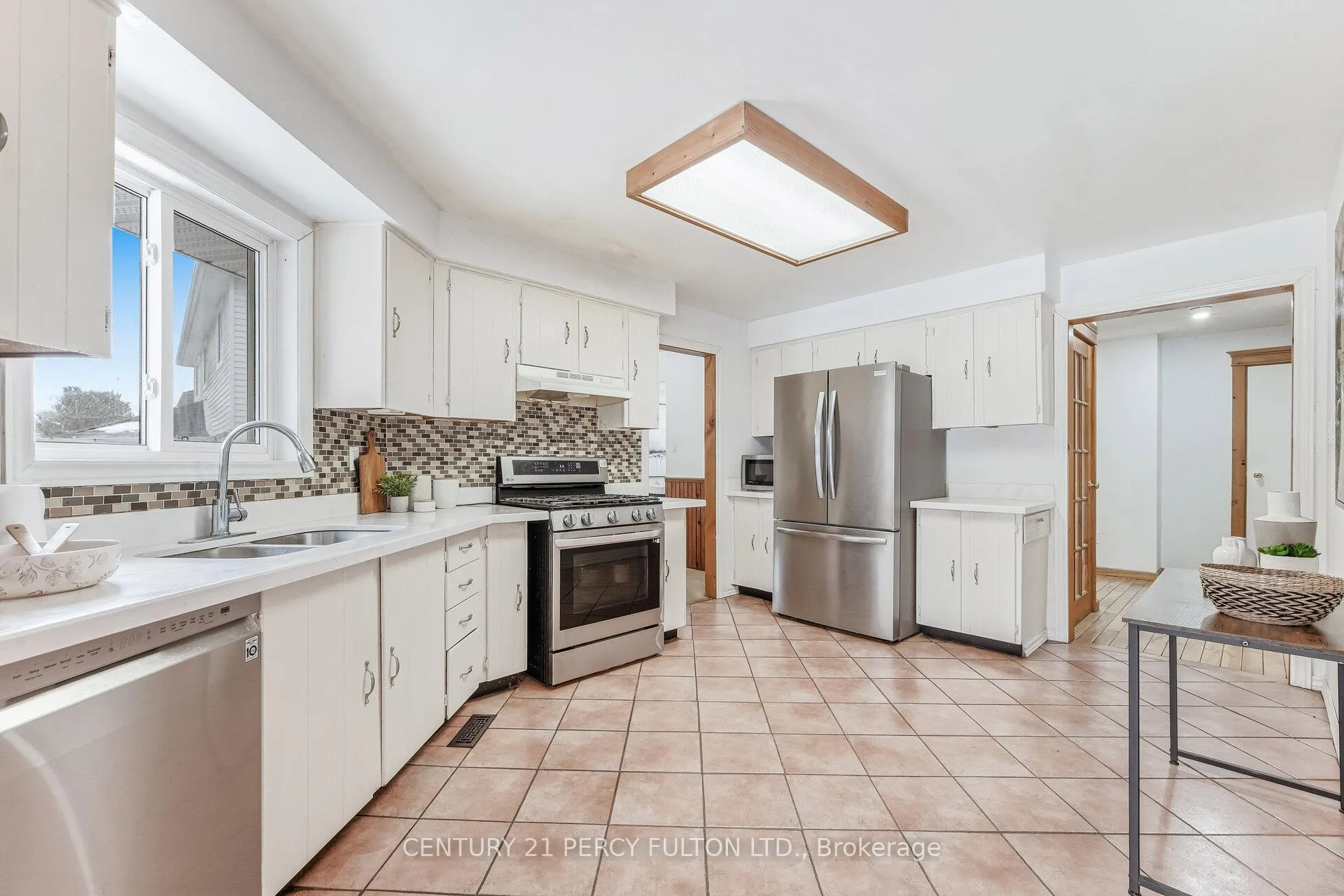 Photo 10 of 782 Aspen Road, Pickering, Amberlea — HOMEH