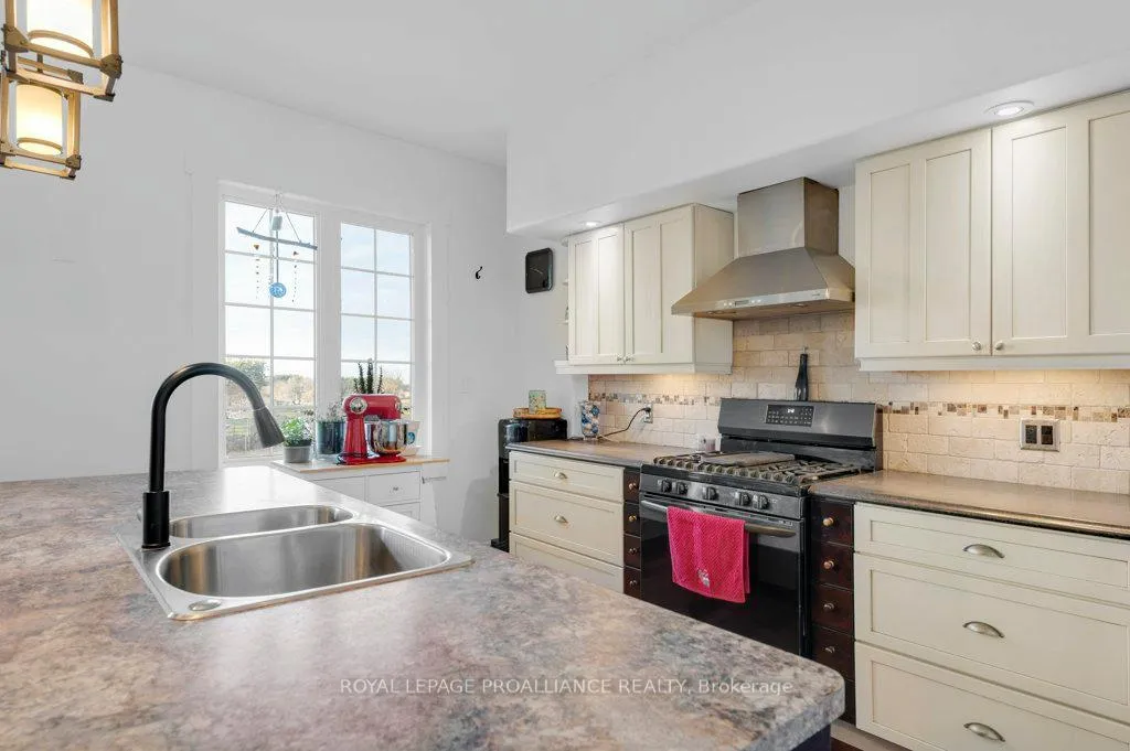 Photo 10 of 23 Oak Lake Road, Stirling-Rawdon, Stirling Ward — HOMEH