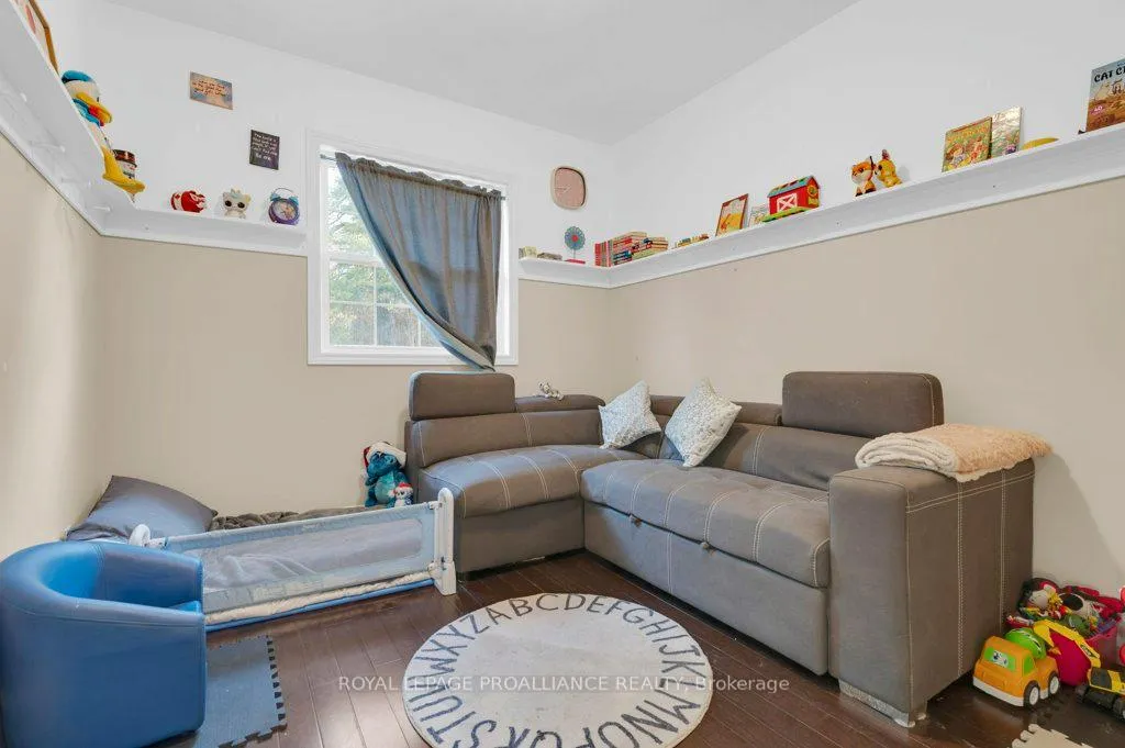 Photo 16 of 23 Oak Lake Road, Stirling-Rawdon, Stirling Ward — HOMEH