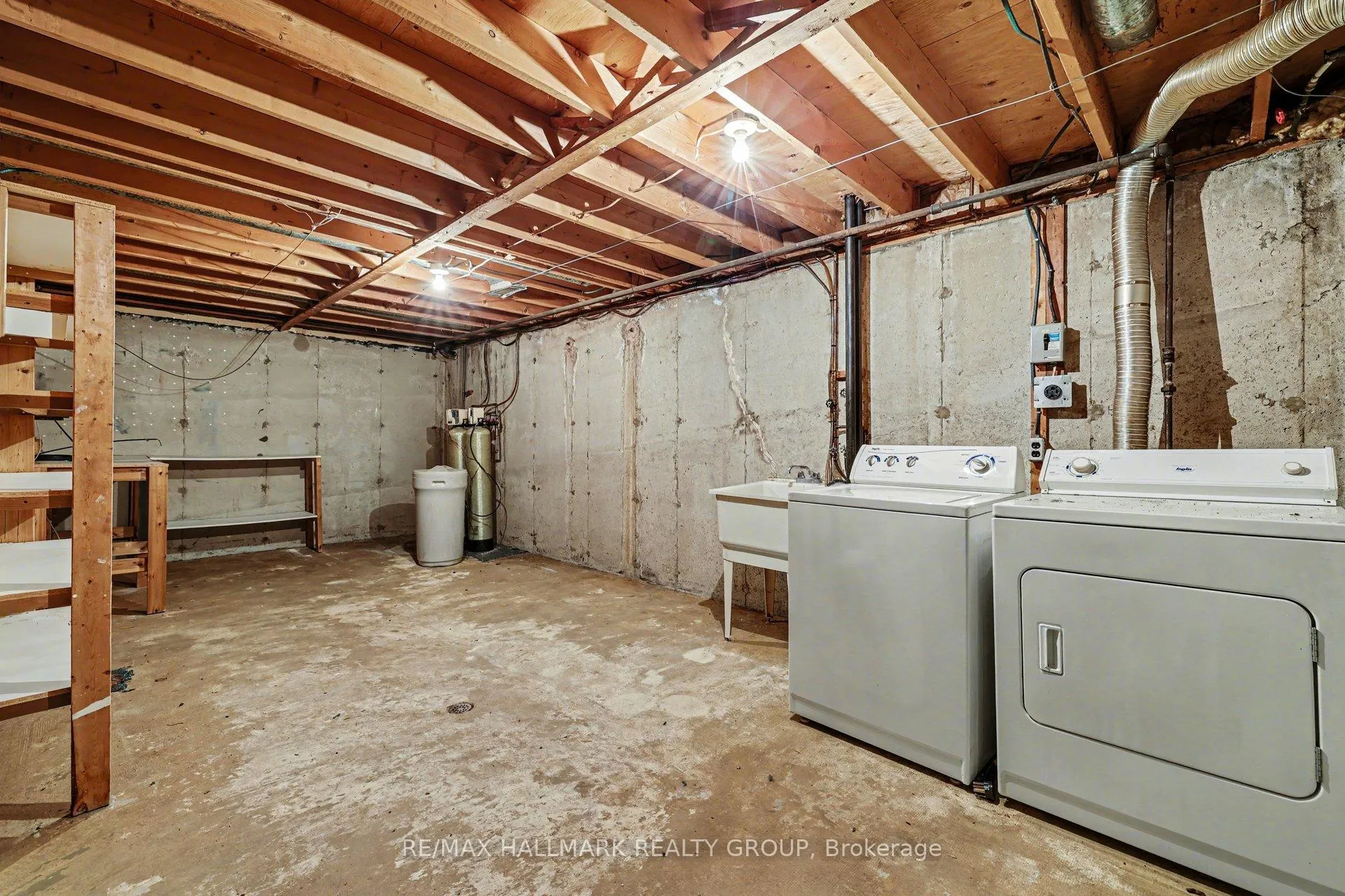 Photo 14 of 31 Dundegan Drive, Ottawa, Kanata - Glencairn/Hazeldean — HOMEH