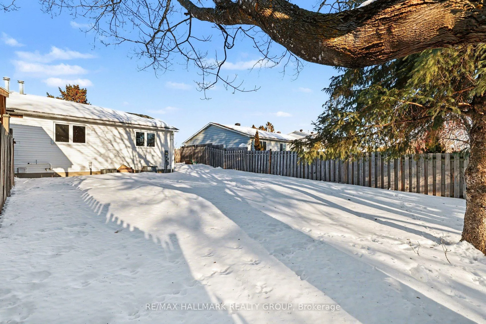 Photo 16 of 31 Dundegan Drive, Ottawa, Kanata - Glencairn/Hazeldean — HOMEH