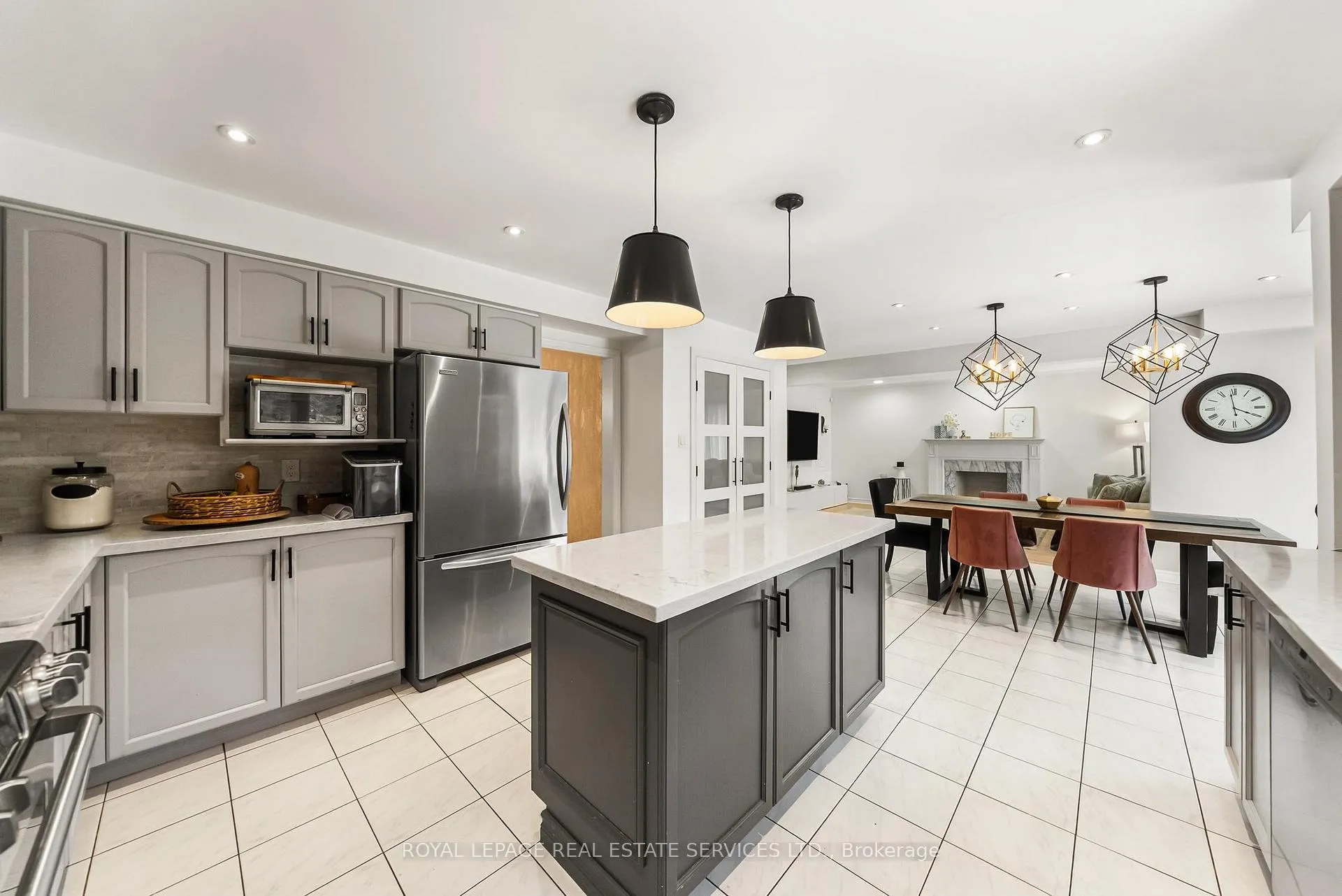 Photo 12 of 27 Savoy Crescent, Vaughan, Beverley Glen — HOMEH