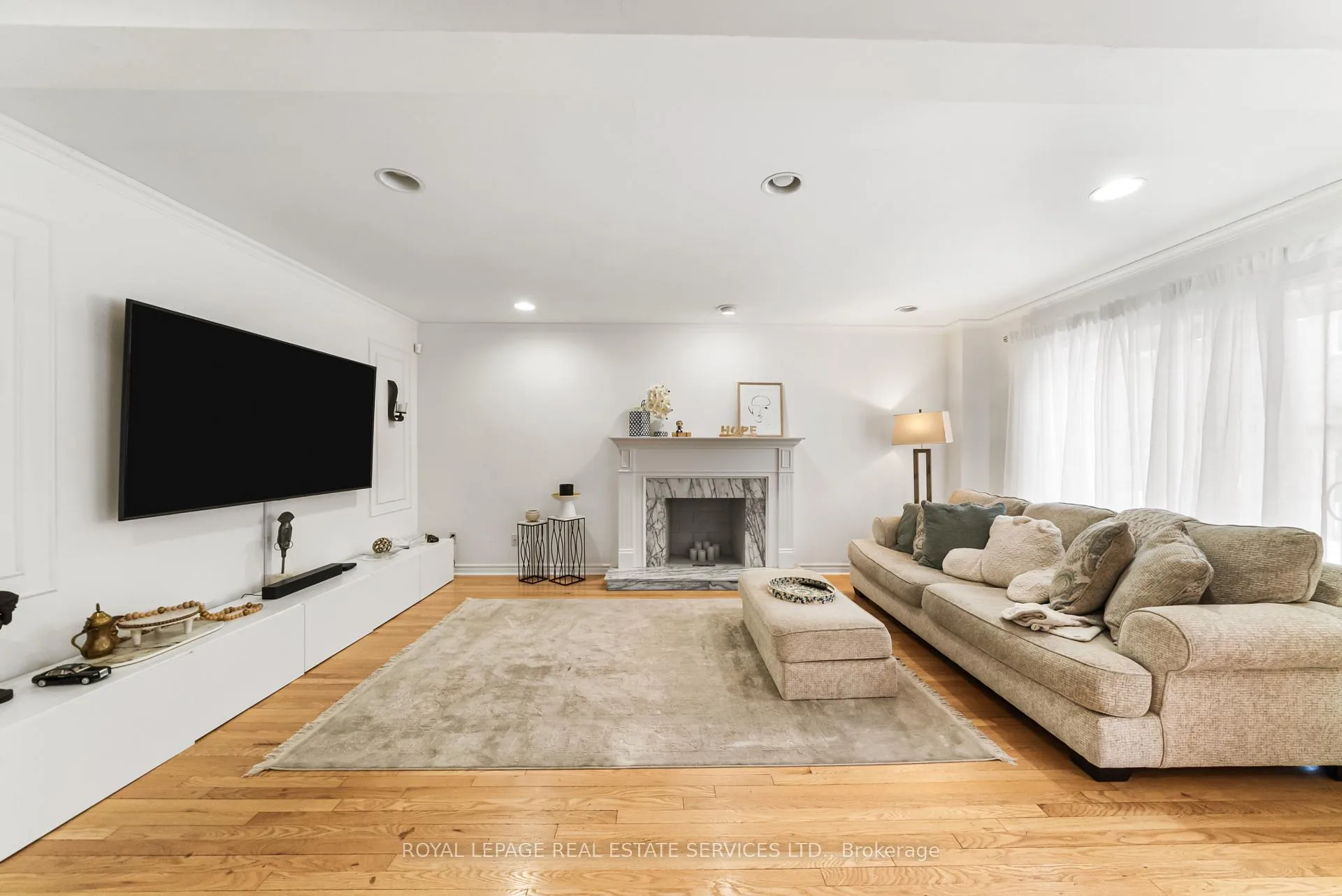 Photo 16 of 27 Savoy Crescent, Vaughan, Beverley Glen — HOMEH