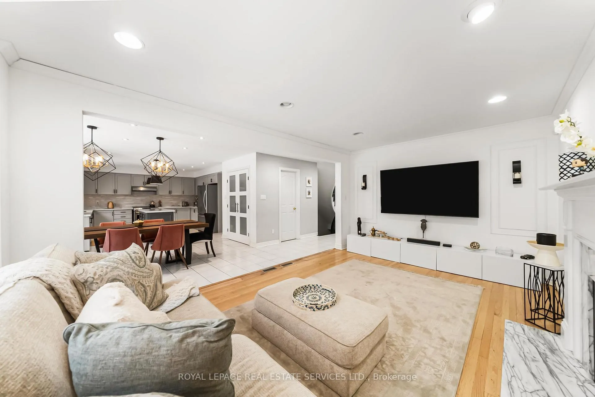 Photo 17 of 27 Savoy Crescent, Vaughan, Beverley Glen — HOMEH