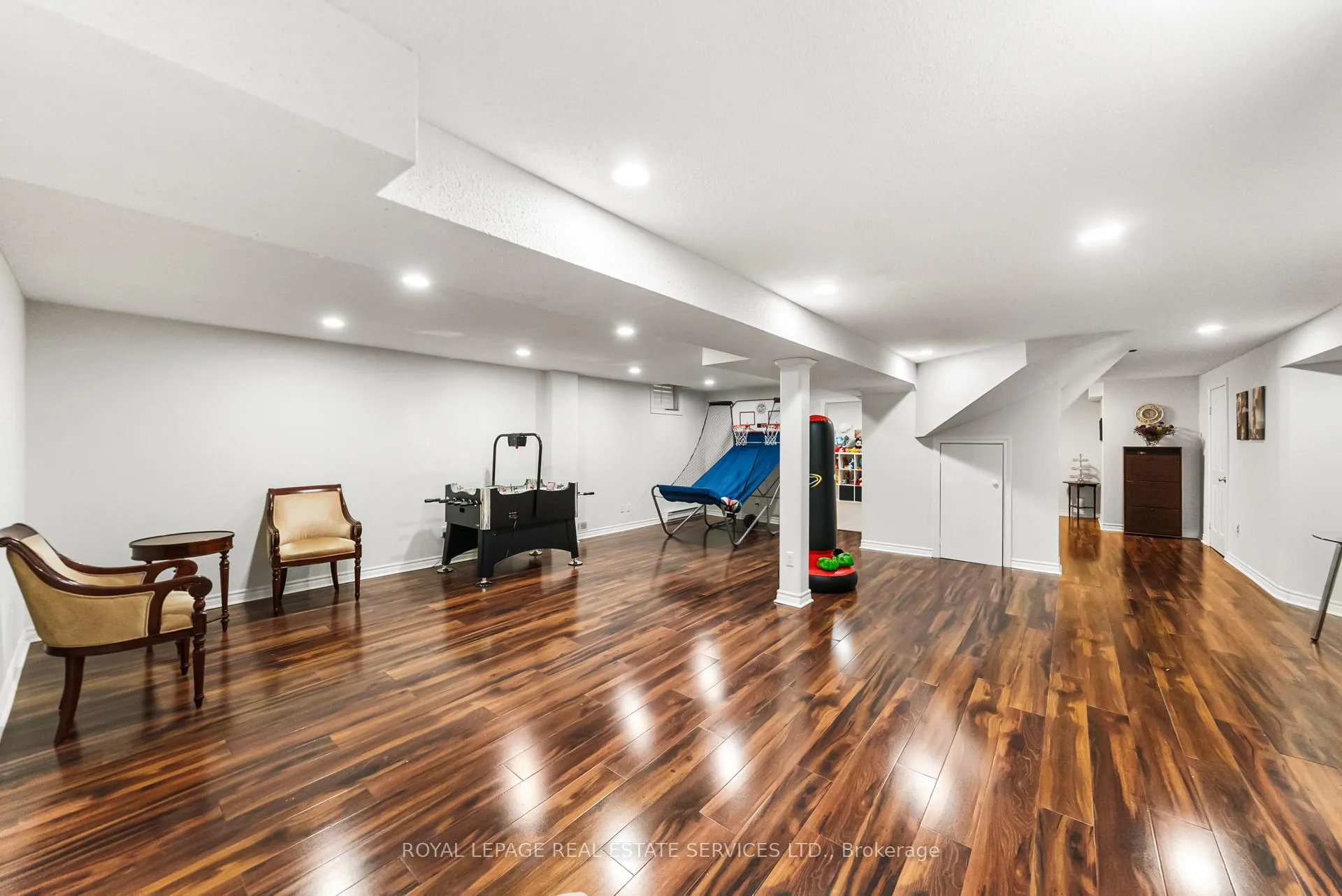 Photo 34 of 27 Savoy Crescent, Vaughan, Beverley Glen — HOMEH