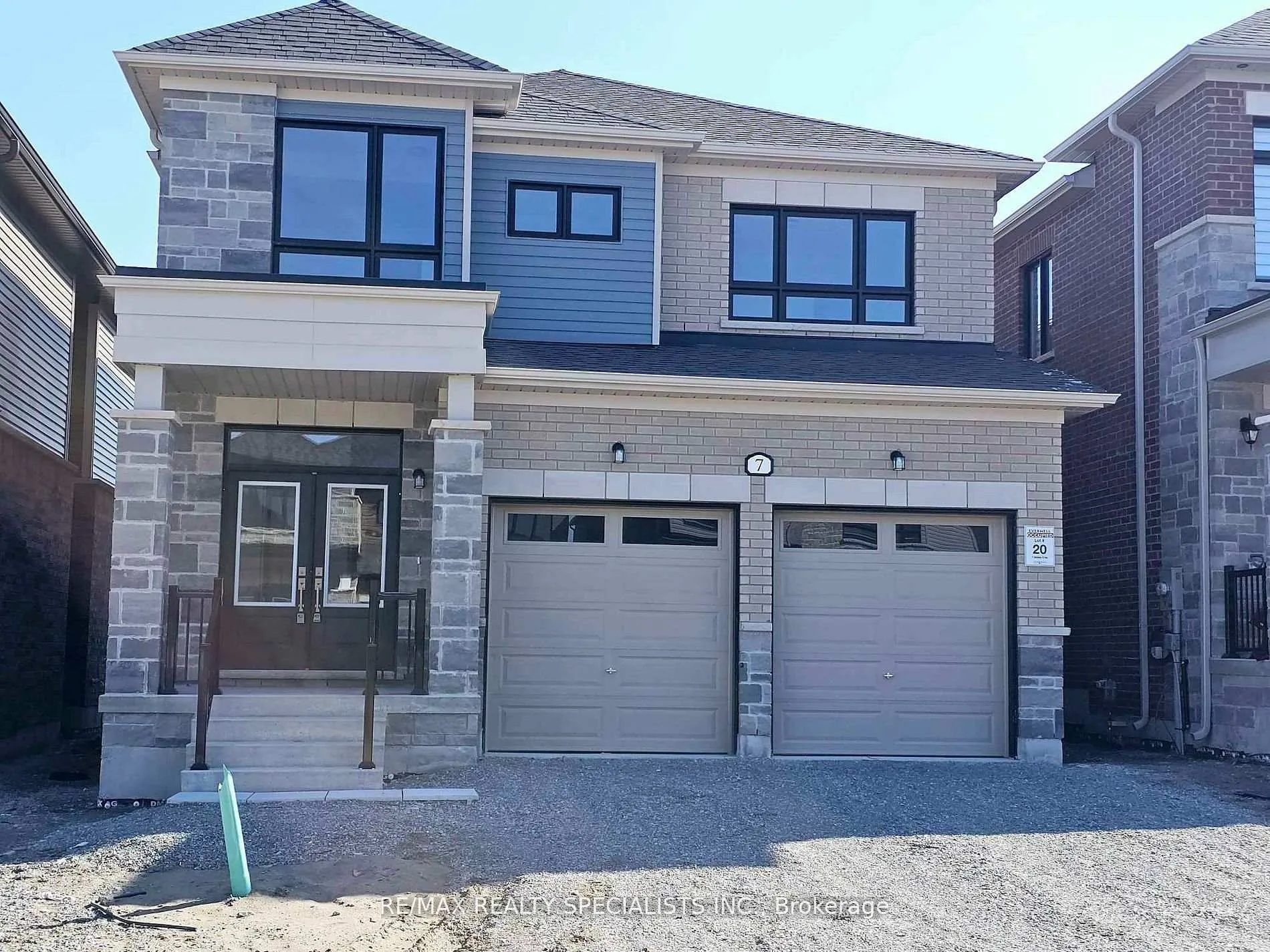 Photo 2 of 7 Abbey Crescent, Barrie, Painswick South — HOMEH