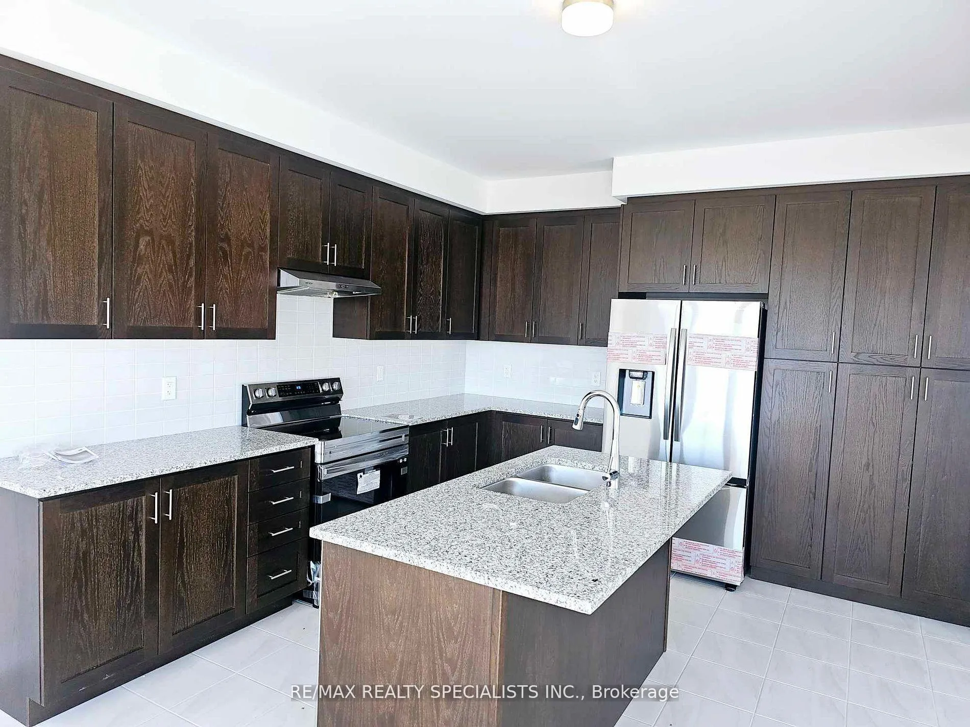 Photo 15 of 7 Abbey Crescent, Barrie, Painswick South — HOMEH