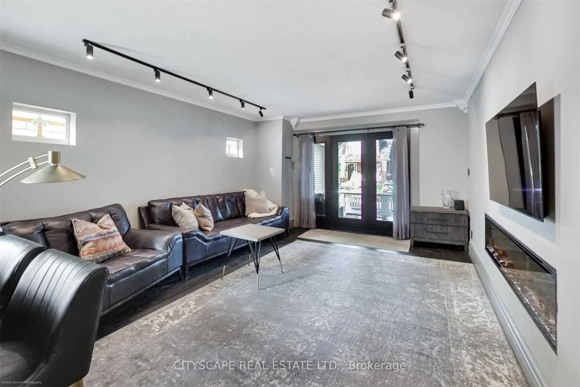 Photo 3 of Unit Main, 66 Scarboro Beach Boulevard, Toronto, The Beaches — HOMEH