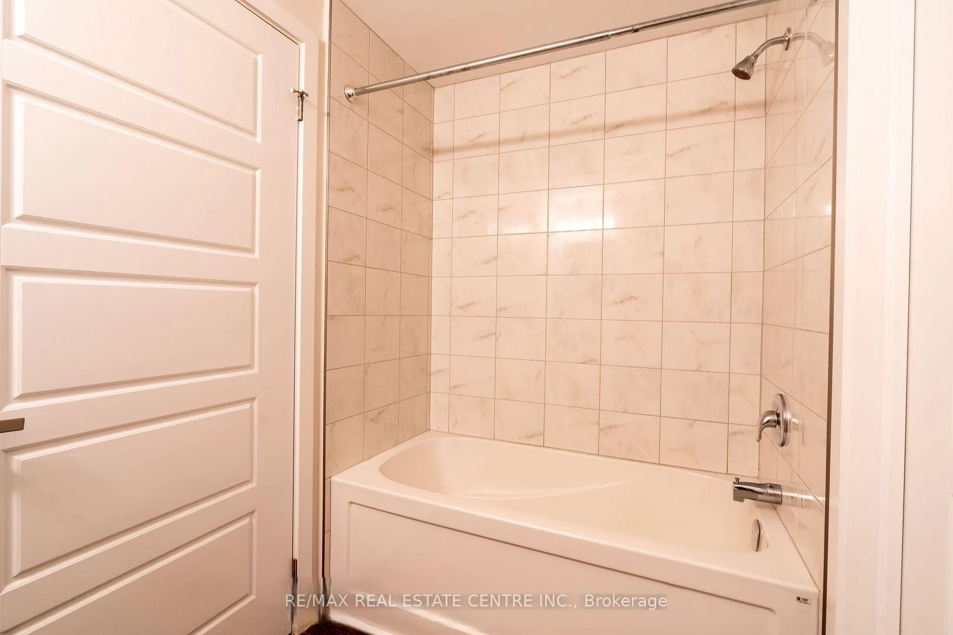 Photo 18 of Unit LL14, 25 Kay Crescent, Guelph, Pineridge/Westminster Woods — HOMEH