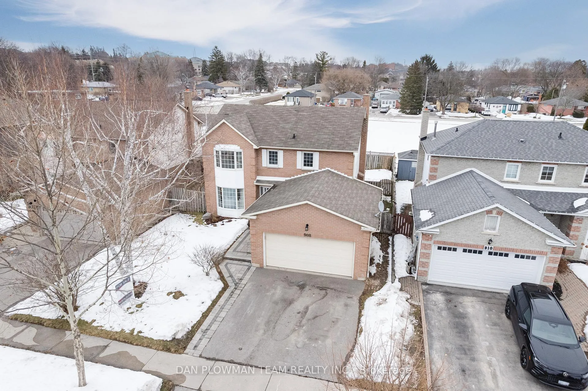 Photo 4 of 908 White Ash Drive, Whitby, Williamsburg — HOMEH