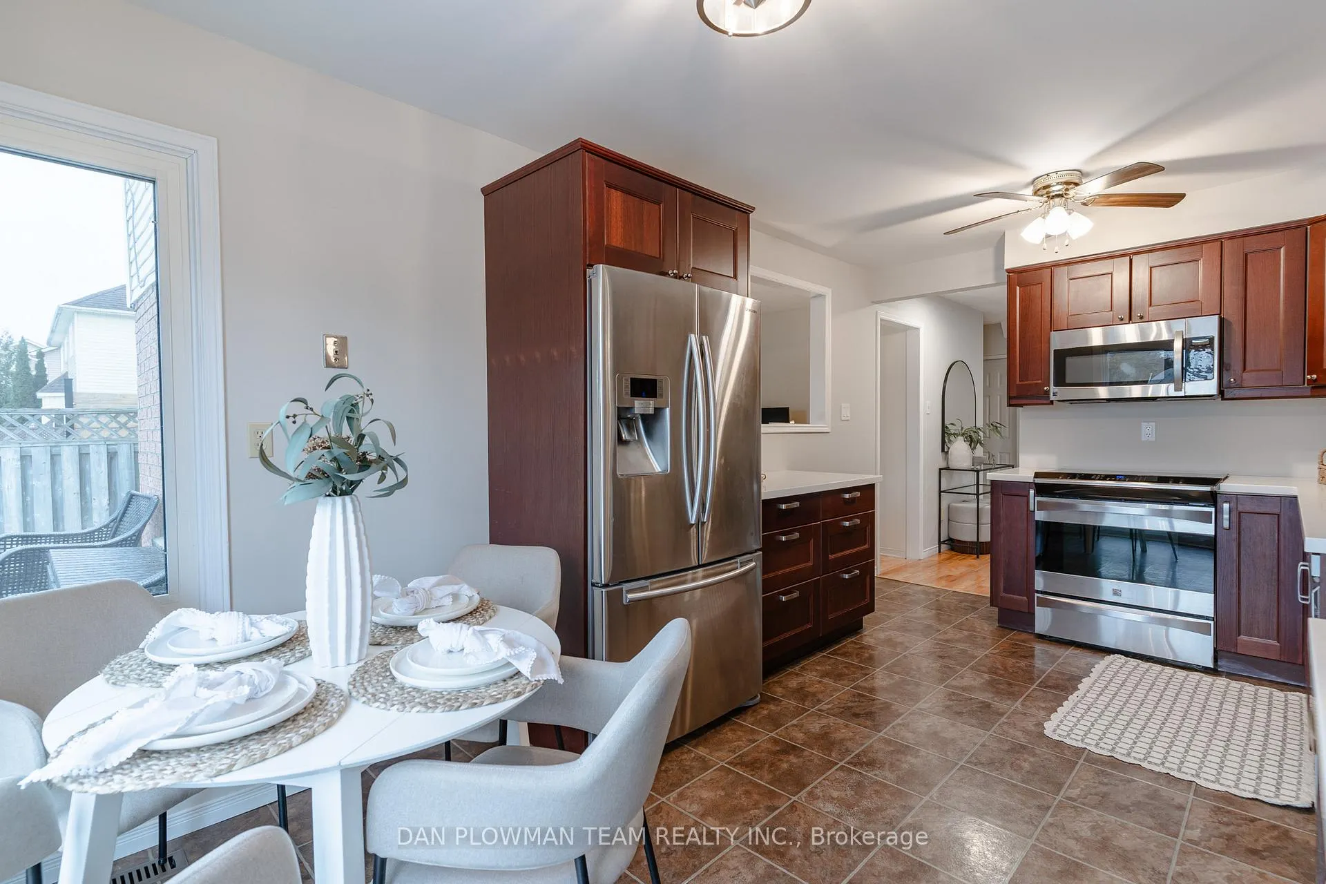 Photo 17 of 908 White Ash Drive, Whitby, Williamsburg — HOMEH