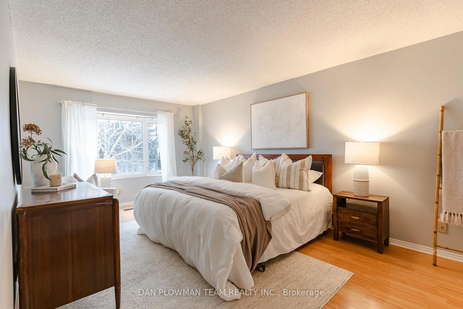 Photo 24 of 908 White Ash Drive, Whitby, Williamsburg — HOMEH