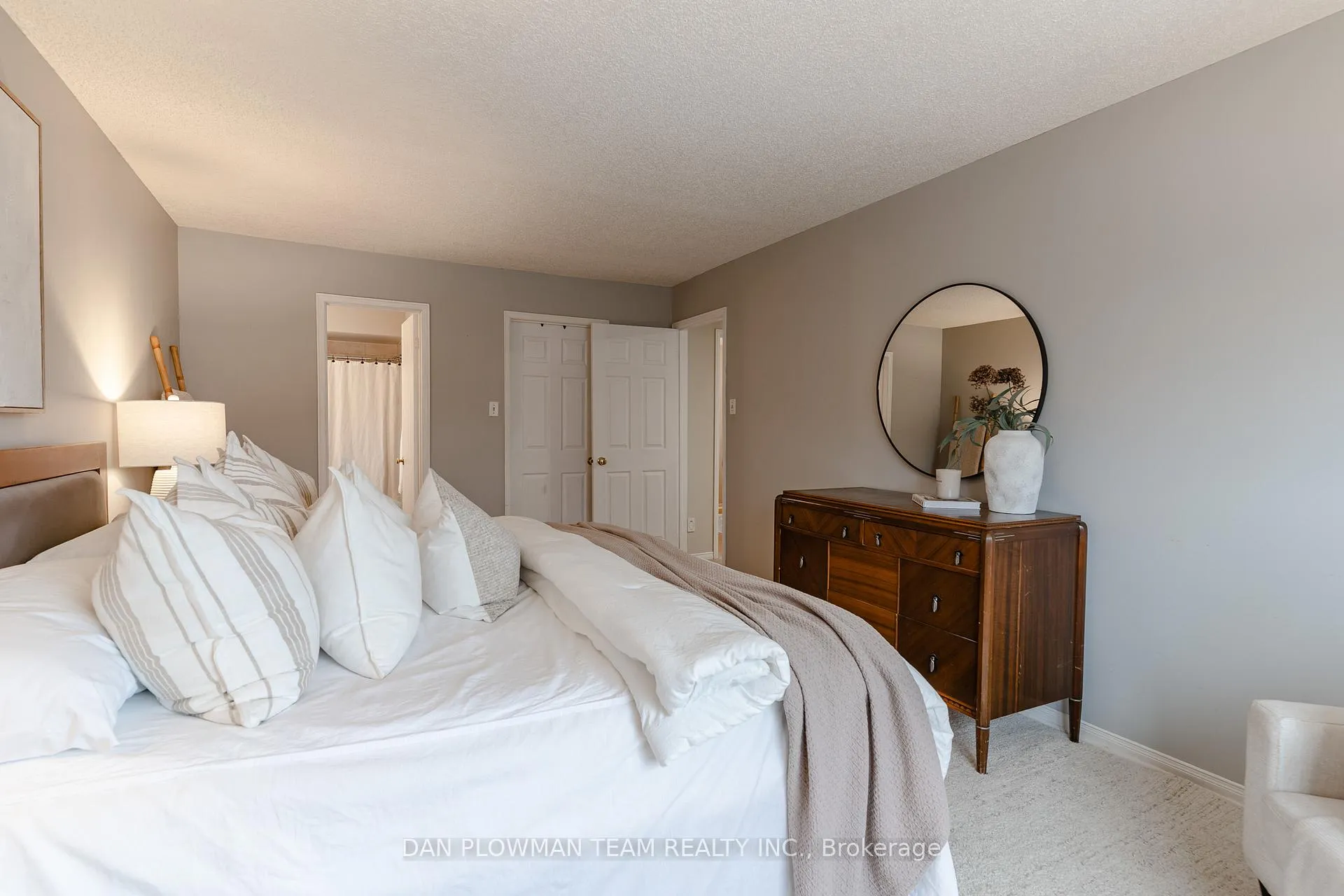 Photo 26 of 908 White Ash Drive, Whitby, Williamsburg — HOMEH