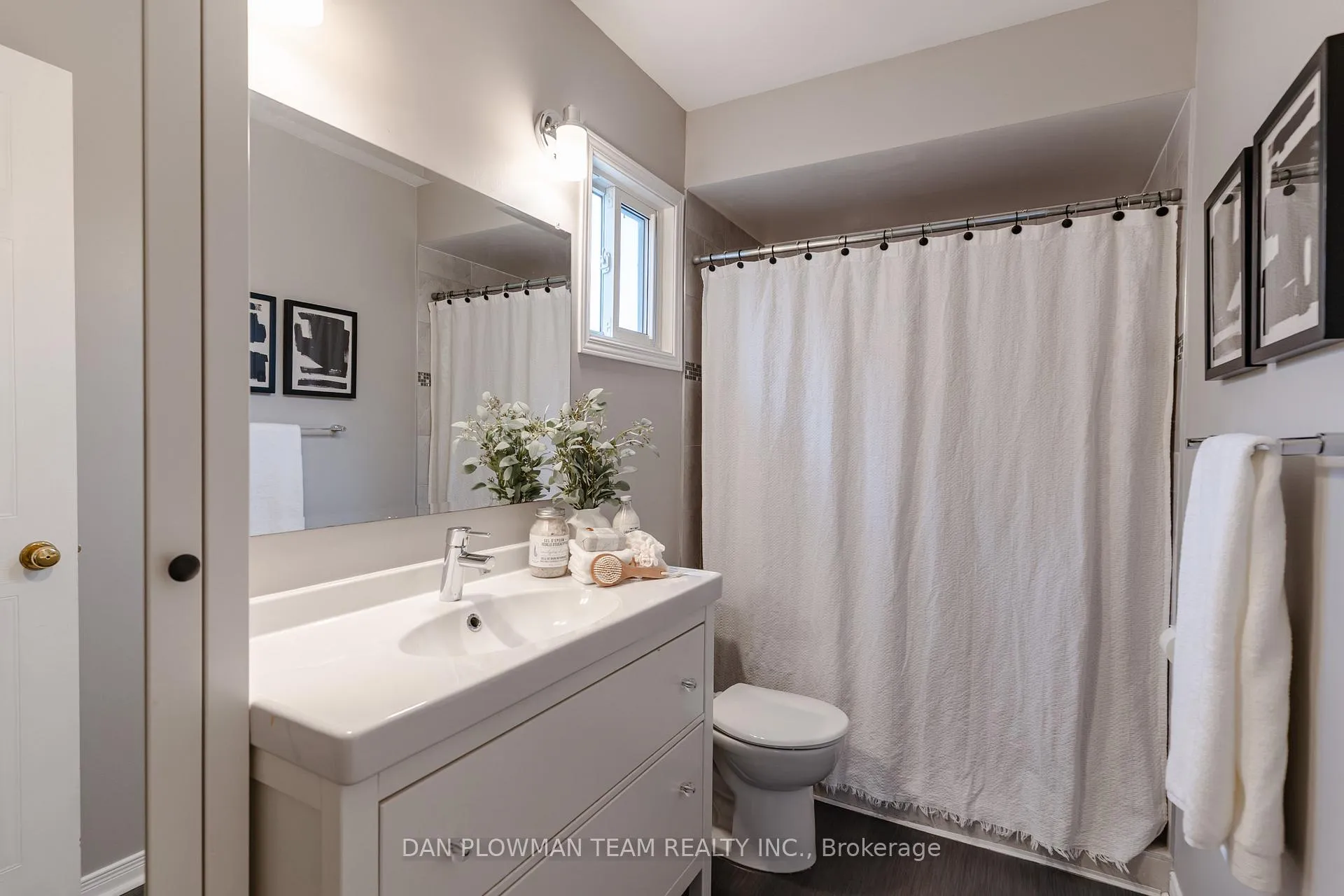 Photo 27 of 908 White Ash Drive, Whitby, Williamsburg — HOMEH