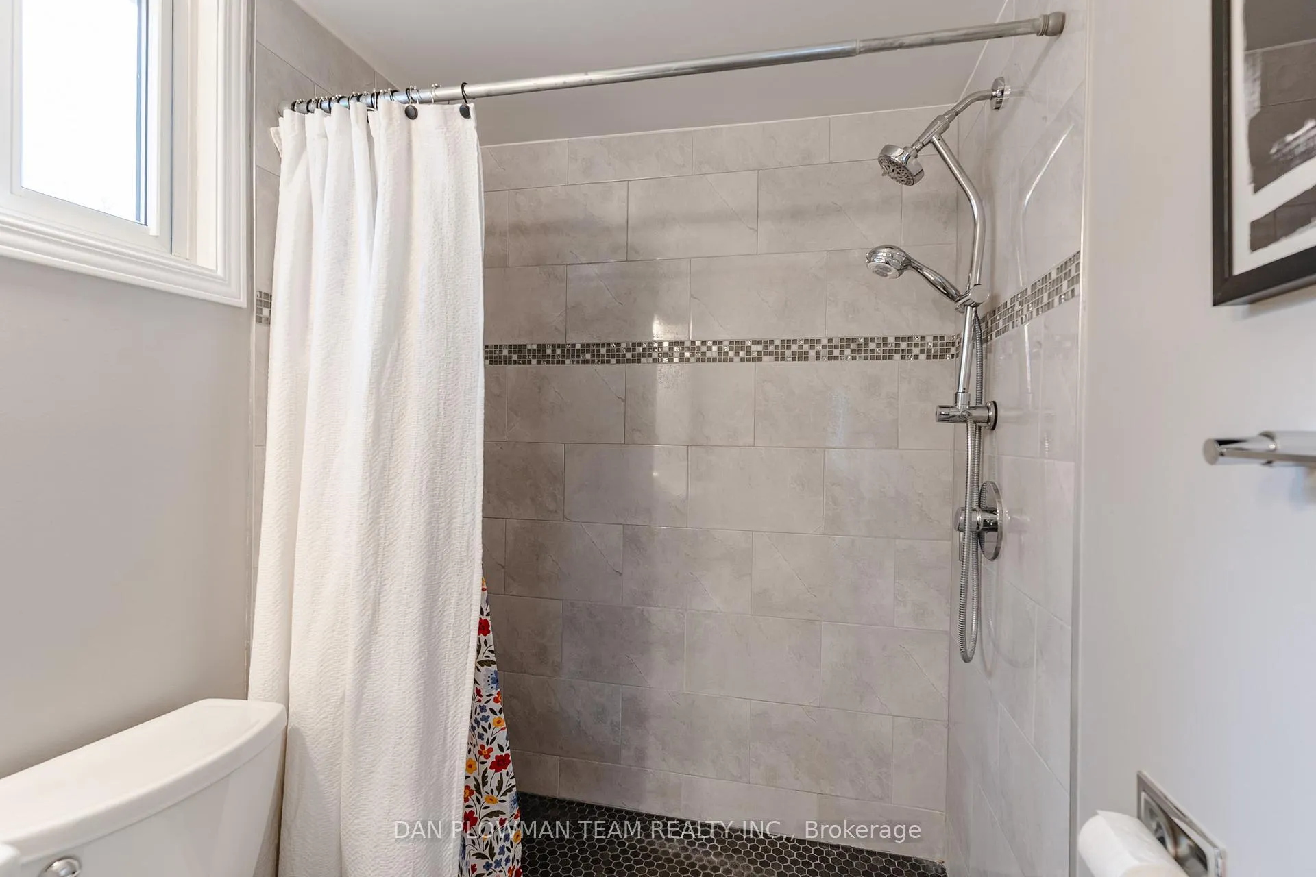 Photo 28 of 908 White Ash Drive, Whitby, Williamsburg — HOMEH