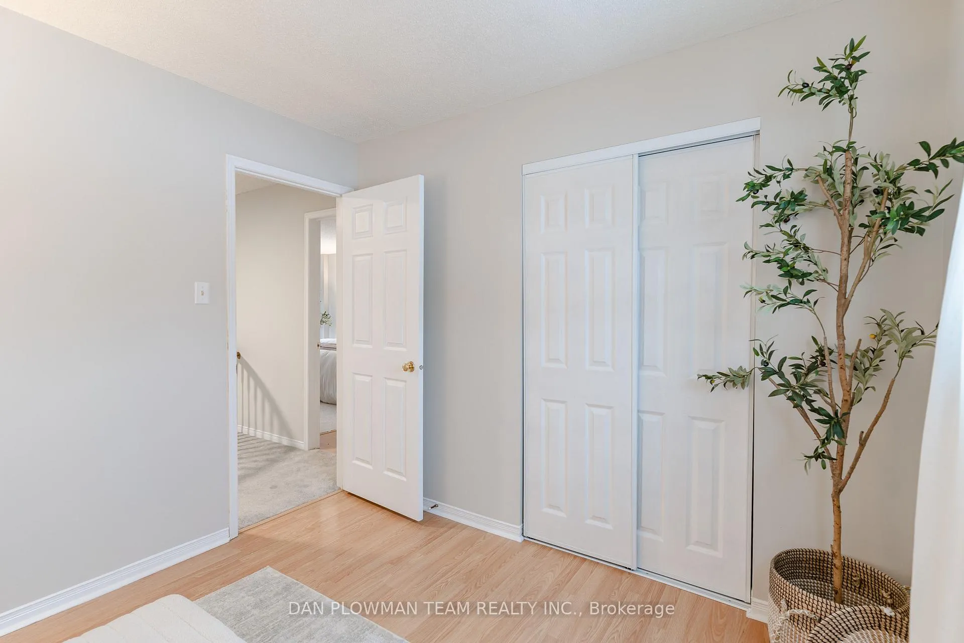 Photo 31 of 908 White Ash Drive, Whitby, Williamsburg — HOMEH