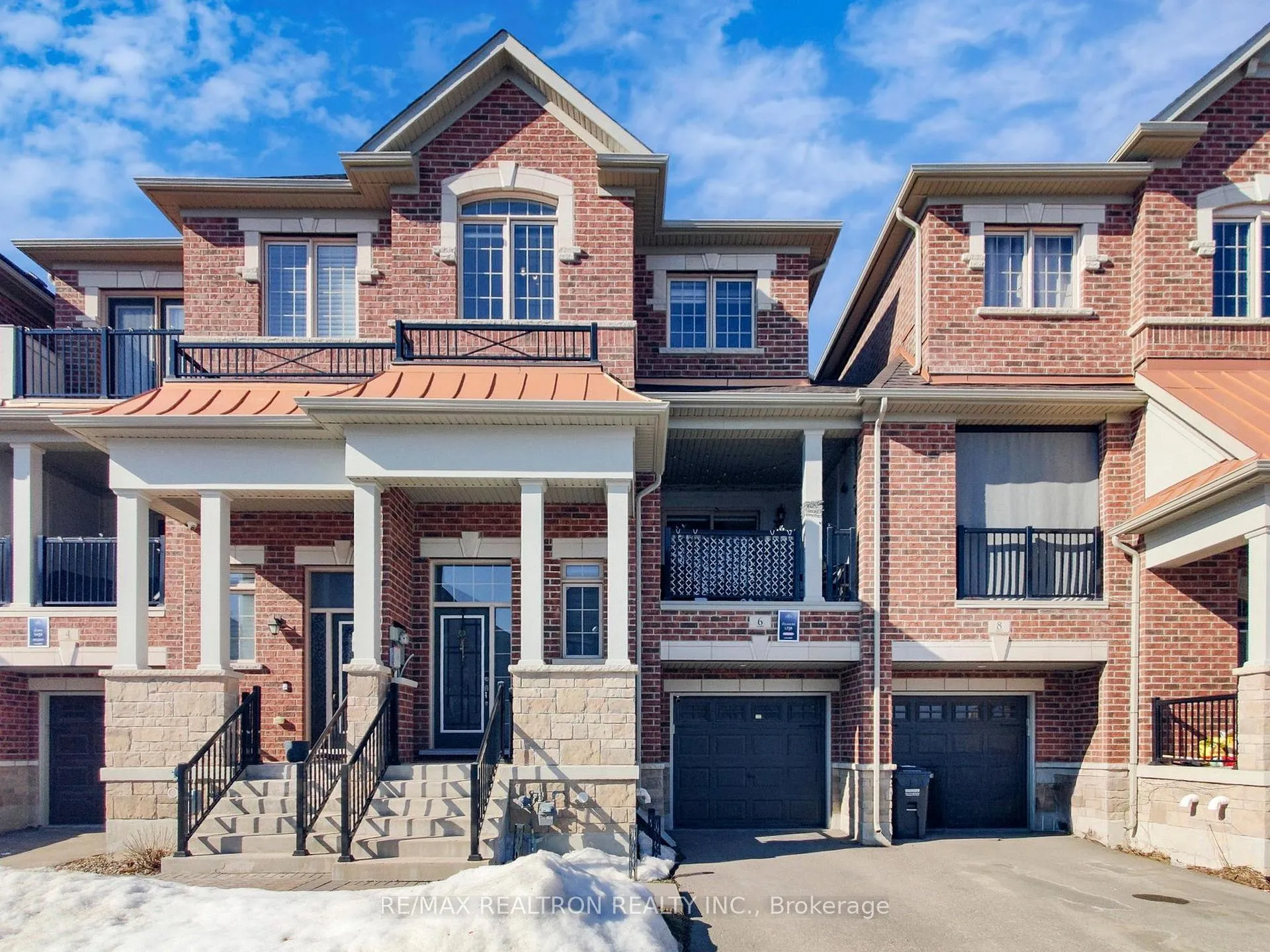 Front of 6 Oakmore Lane