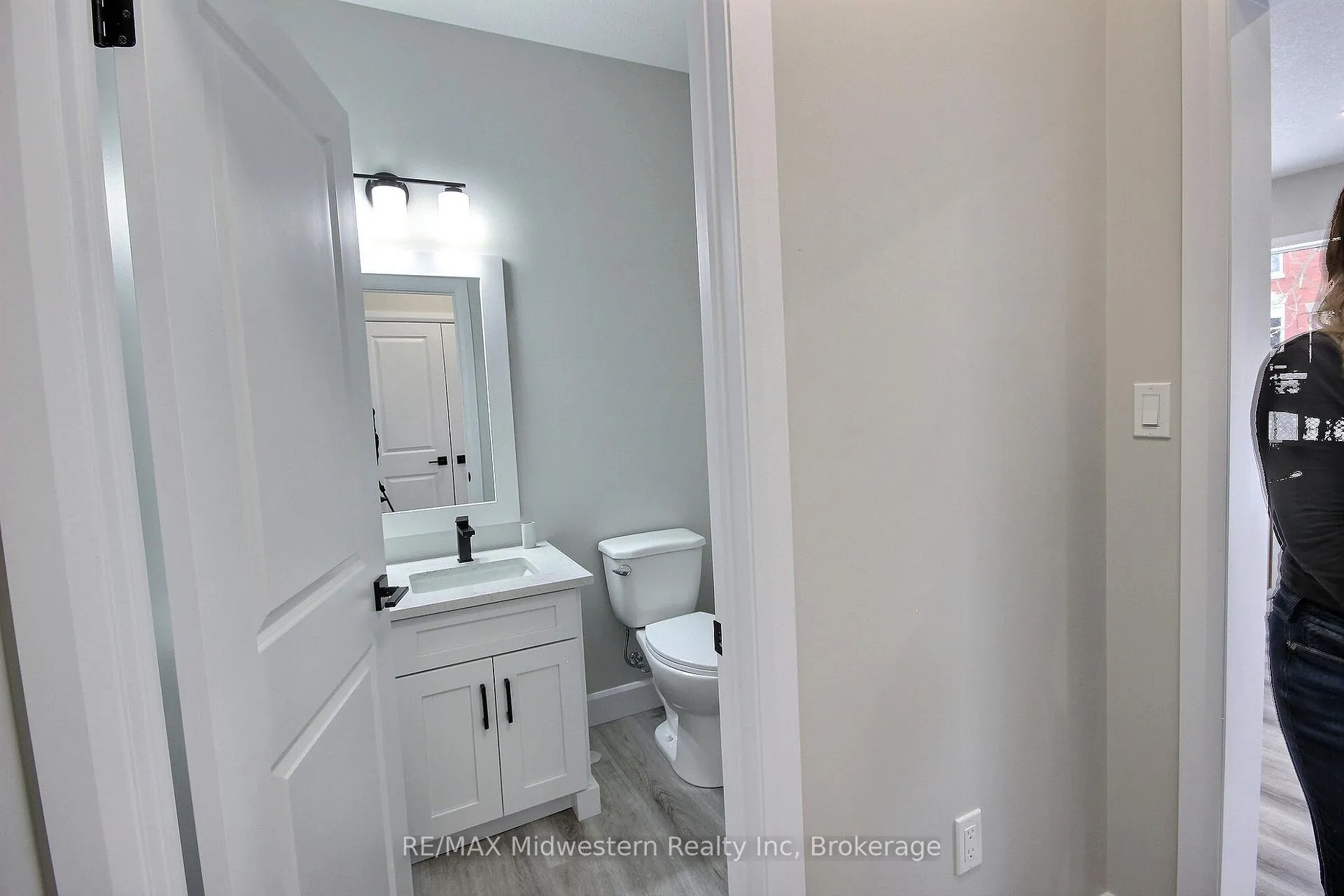 Photo 4 of 14 Roberts Street N, Huron East, Seaforth — HOMEH