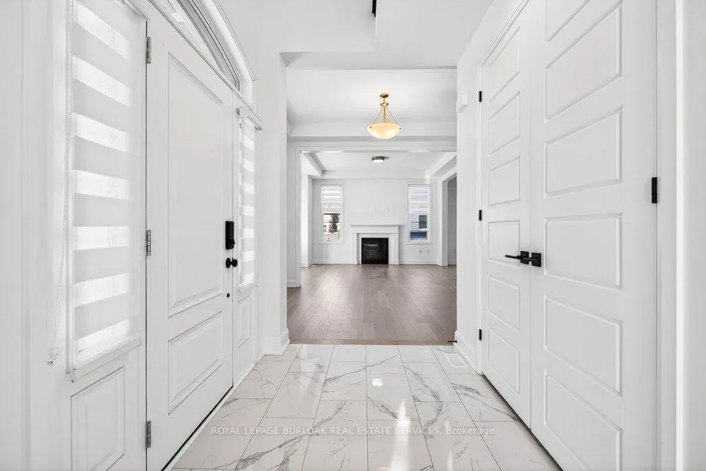 Photo 6 of 1404 Lynx Gardens, Oakville, Joshua Meadows — HOMEH