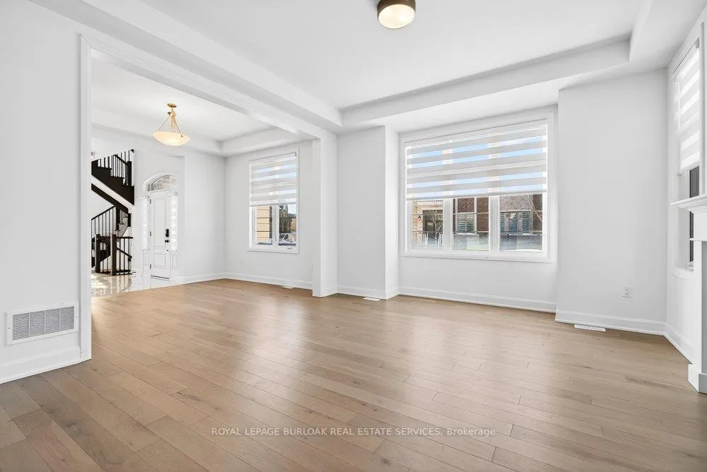 Photo 11 of 1404 Lynx Gardens, Oakville, Joshua Meadows — HOMEH