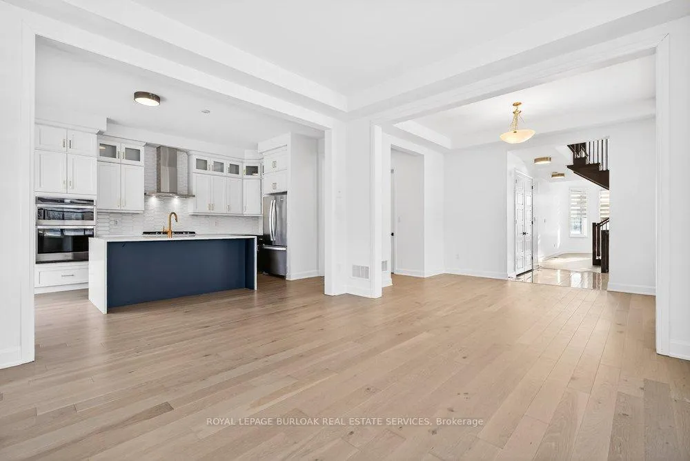 Photo 13 of 1404 Lynx Gardens, Oakville, Joshua Meadows — HOMEH
