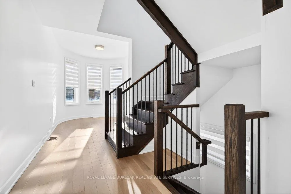 Photo 19 of 1404 Lynx Gardens, Oakville, Joshua Meadows — HOMEH