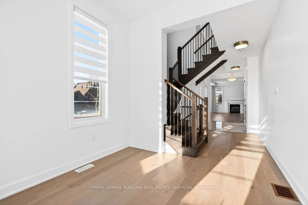 Photo 22 of 1404 Lynx Gardens, Oakville, Joshua Meadows — HOMEH