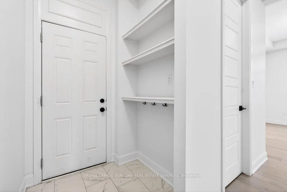 Photo 23 of 1404 Lynx Gardens, Oakville, Joshua Meadows — HOMEH