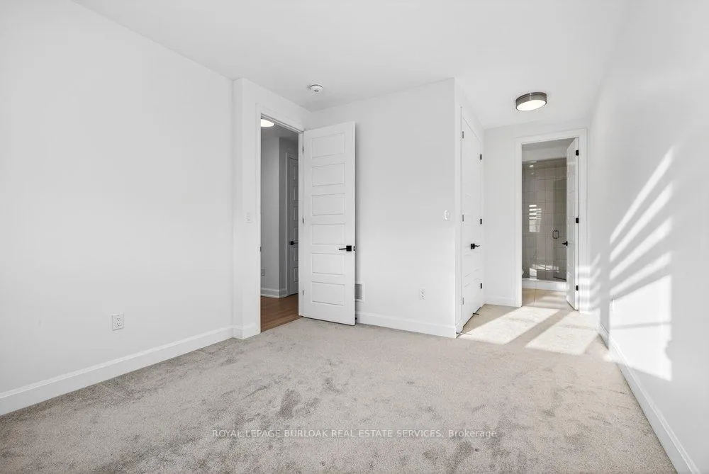 Photo 33 of 1404 Lynx Gardens, Oakville, Joshua Meadows — HOMEH