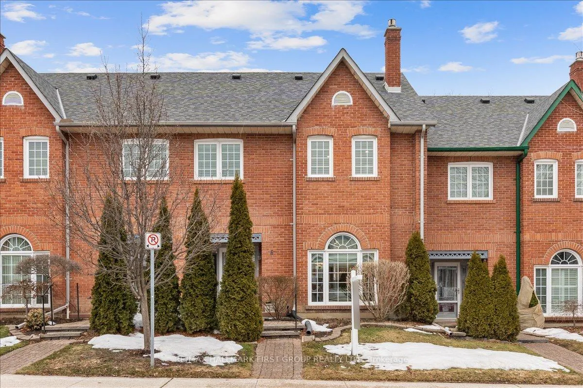 Front of Unit 6, 110 Mary Street W